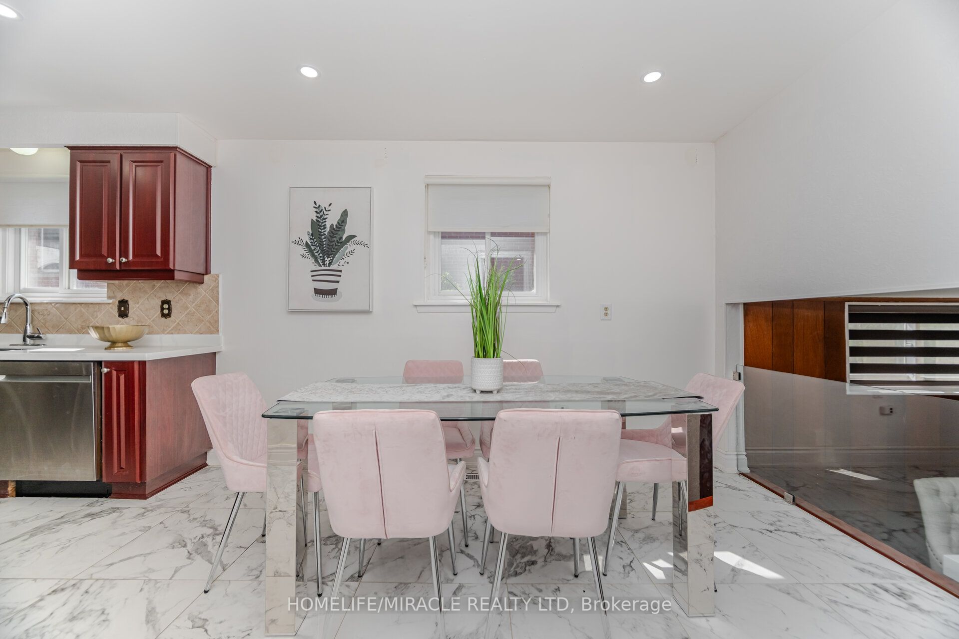 764 Eaglemount Crescent Property Photo 15