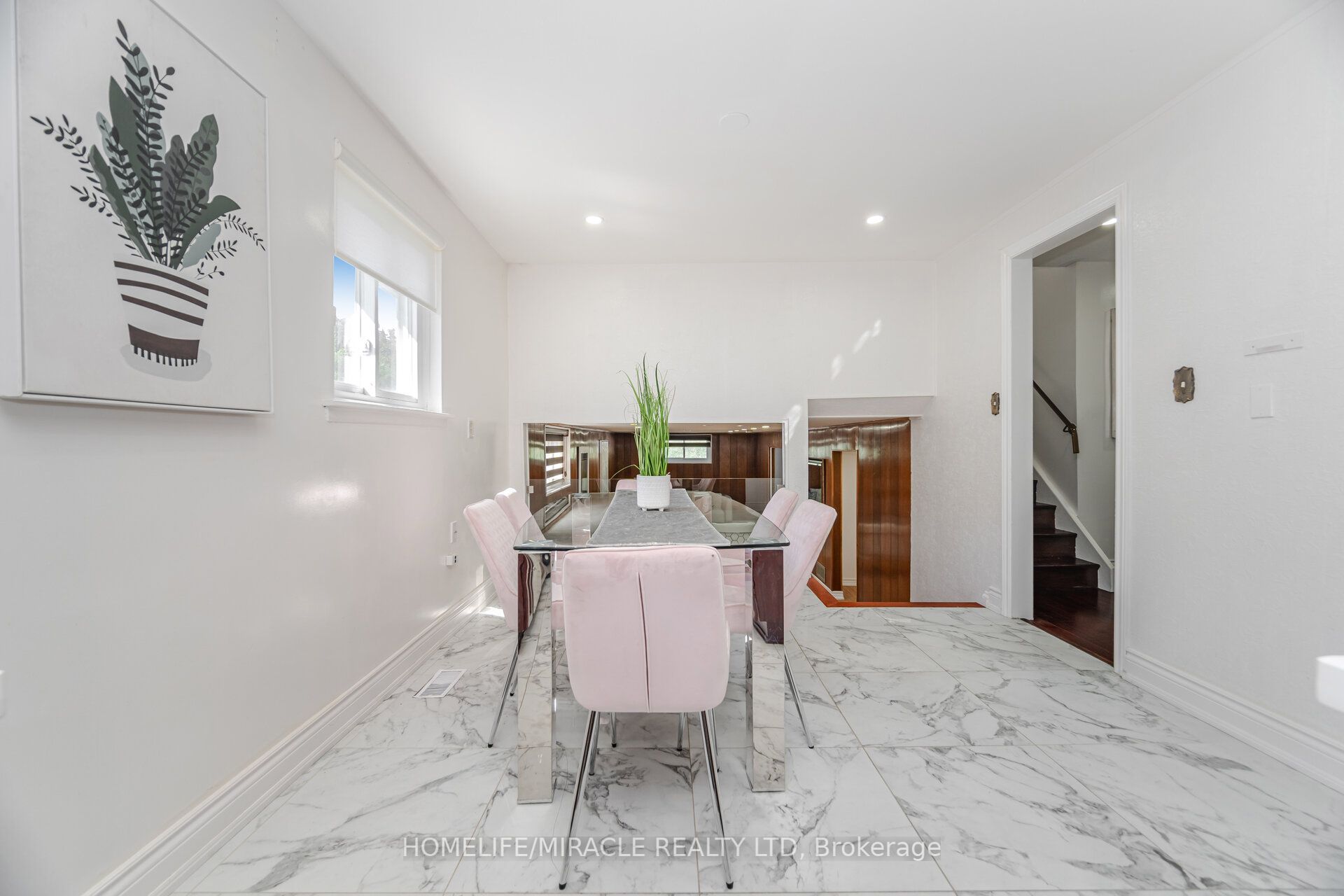 764 Eaglemount Crescent Property Photo 16