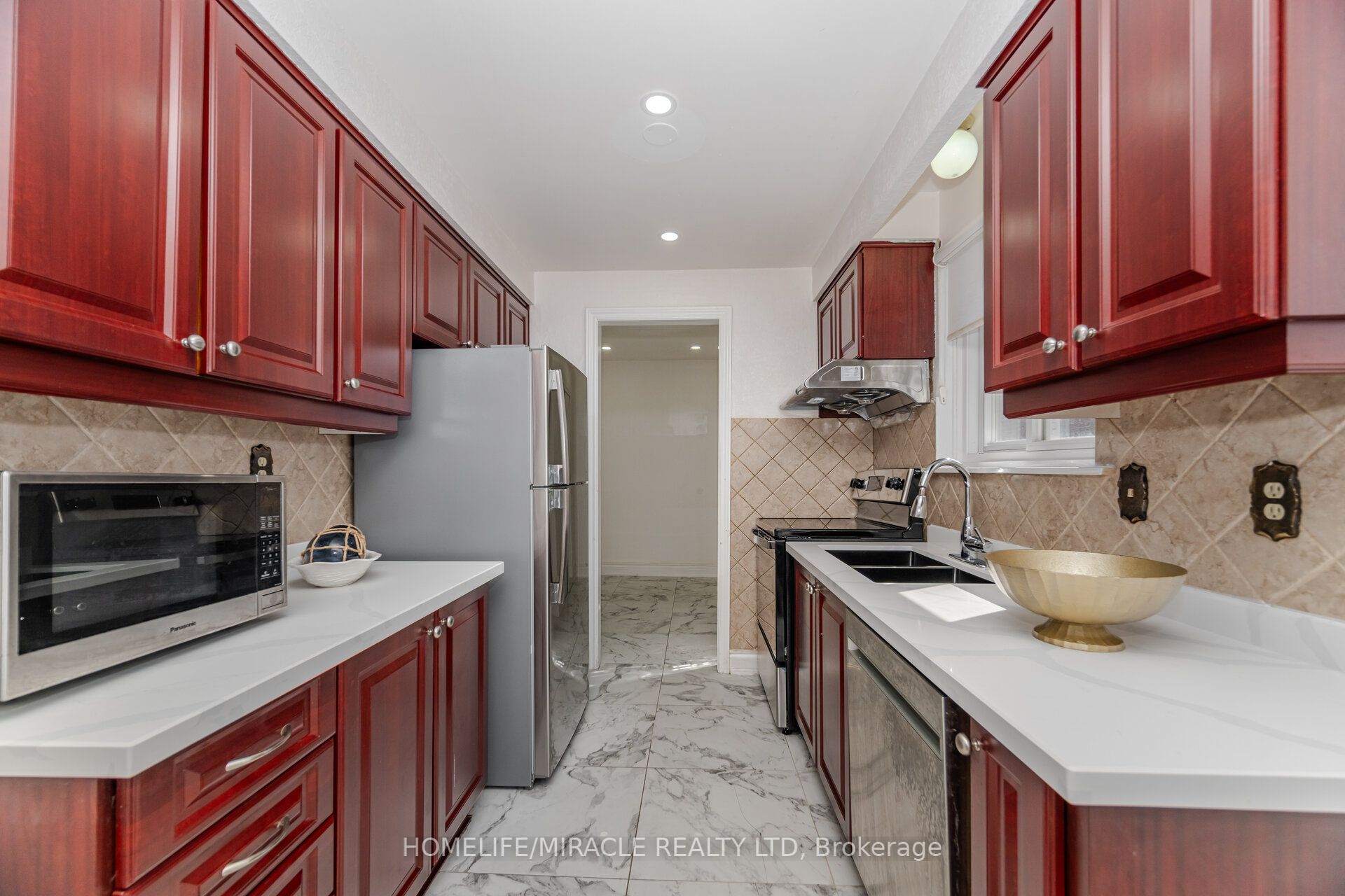 764 Eaglemount Crescent Property Photo 18