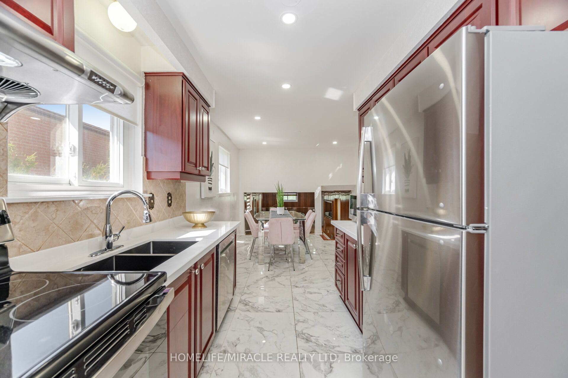 764 Eaglemount Crescent Property Photo 20