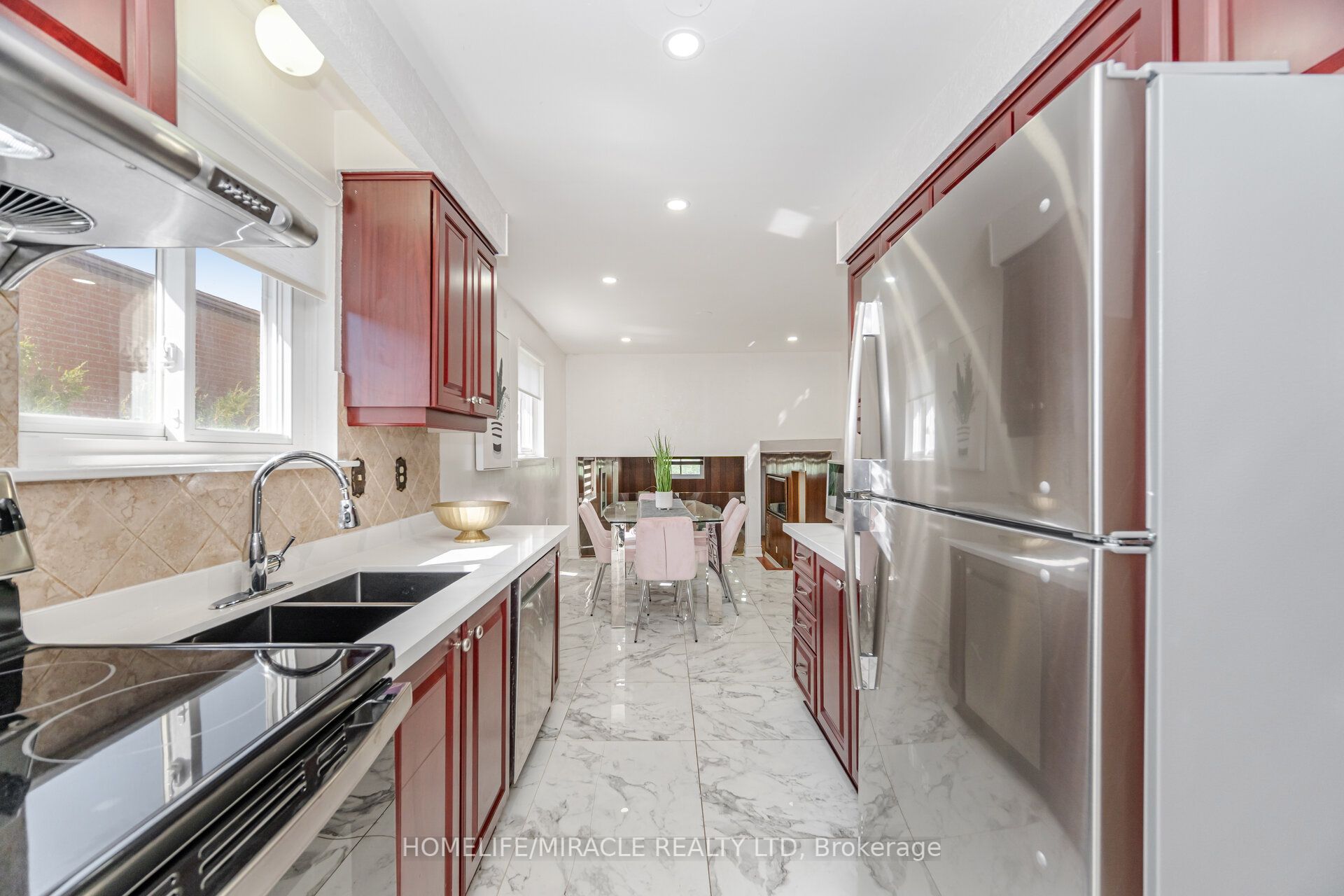 764 Eaglemount Crescent Property Photo 21