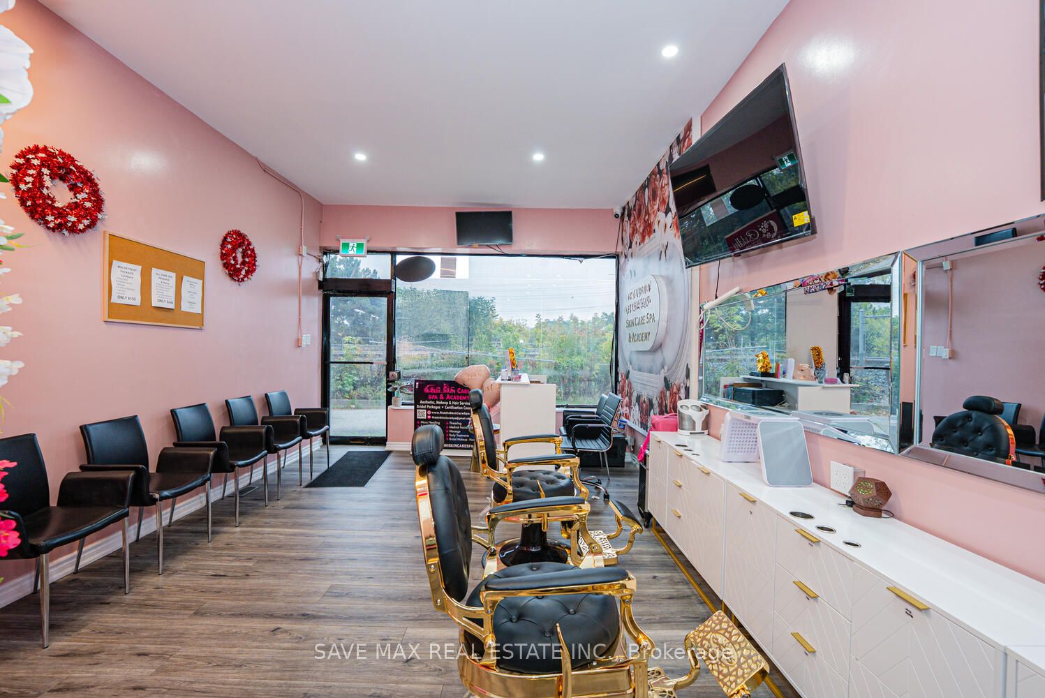 7060 Airport Road Property Photo 6