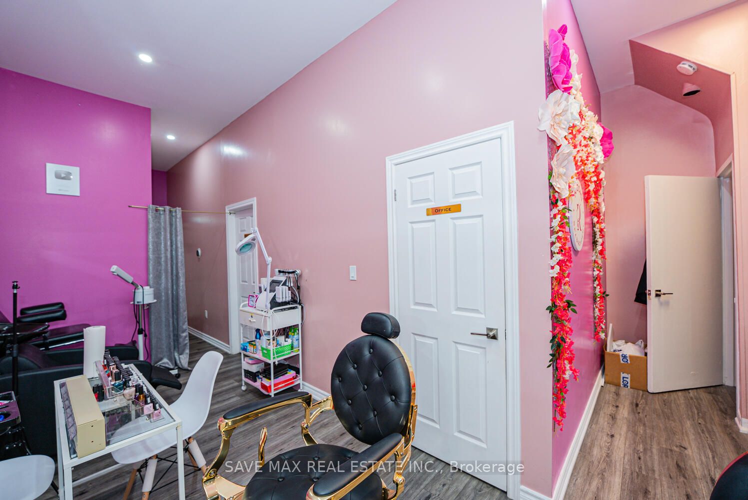 7060 Airport Road Property Photo 8