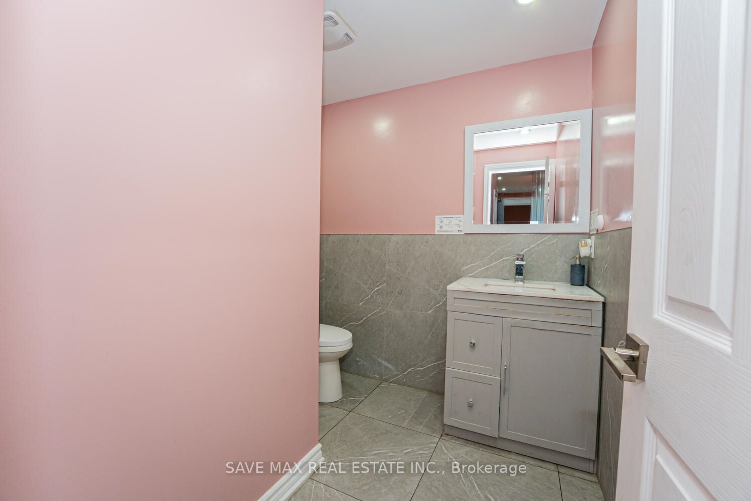 7060 Airport Road Property Photo 20