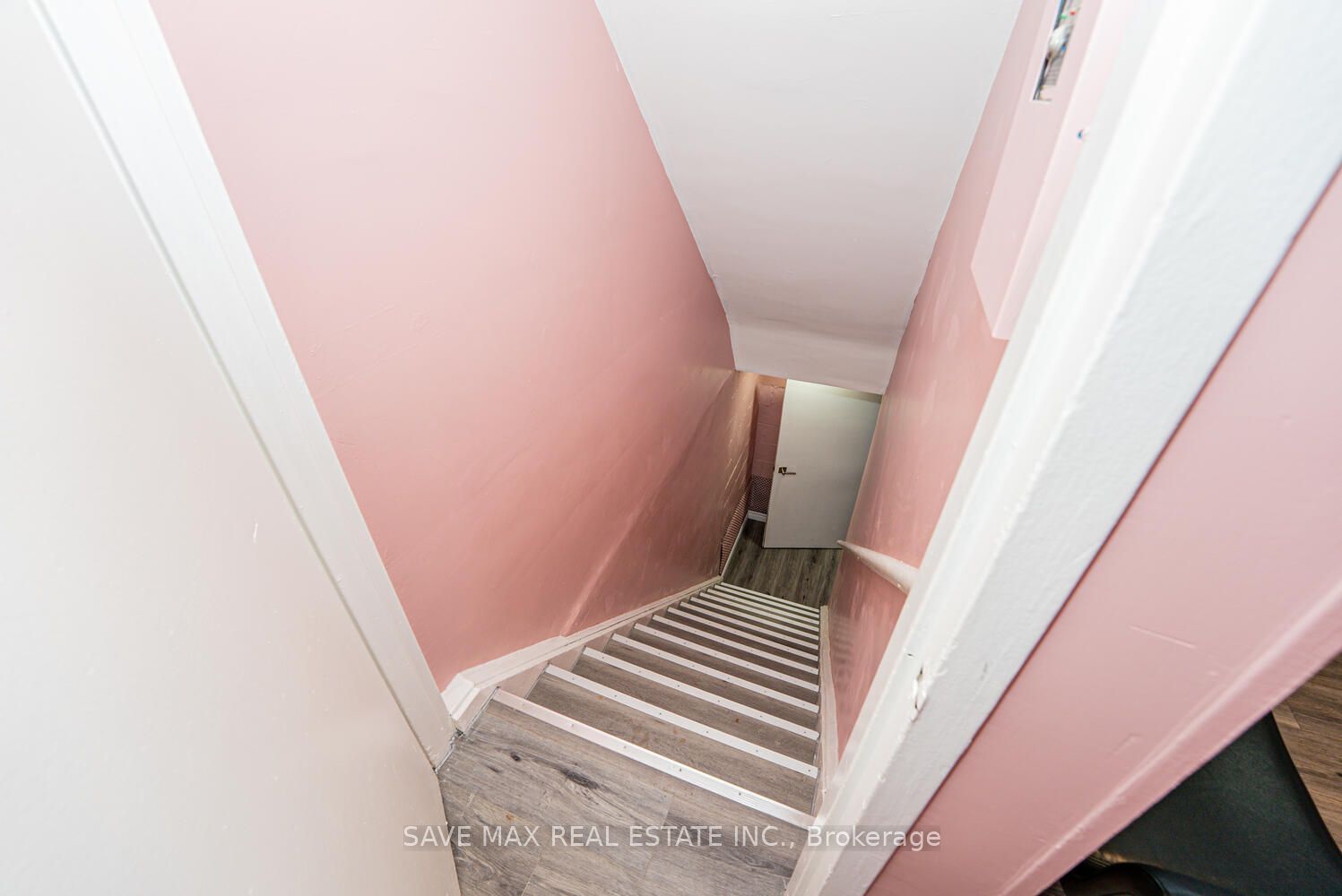 7060 Airport Road Property Photo 22