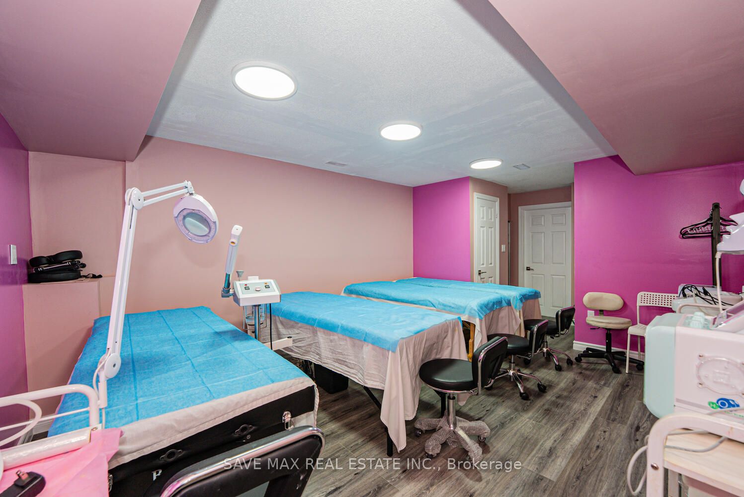 7060 Airport Road Property Photo 23