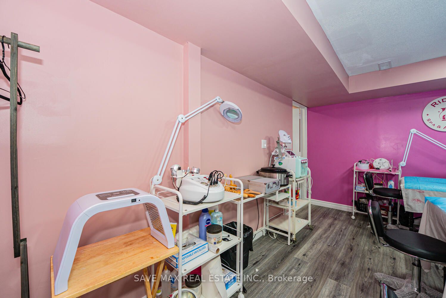 7060 Airport Road Property Photo 24