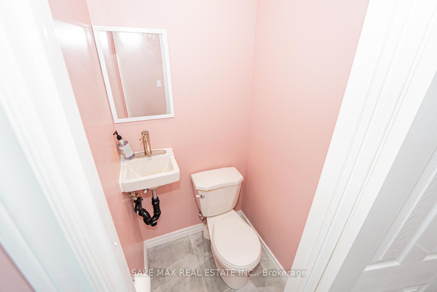 7060 Airport Road Property Photo 25