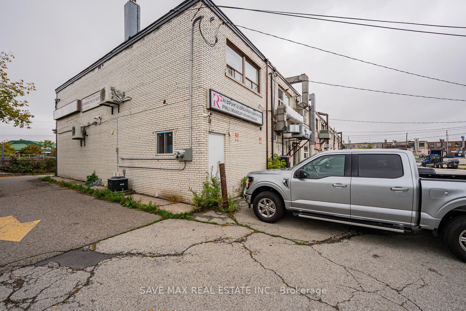 7060 Airport Road Property Photo 30