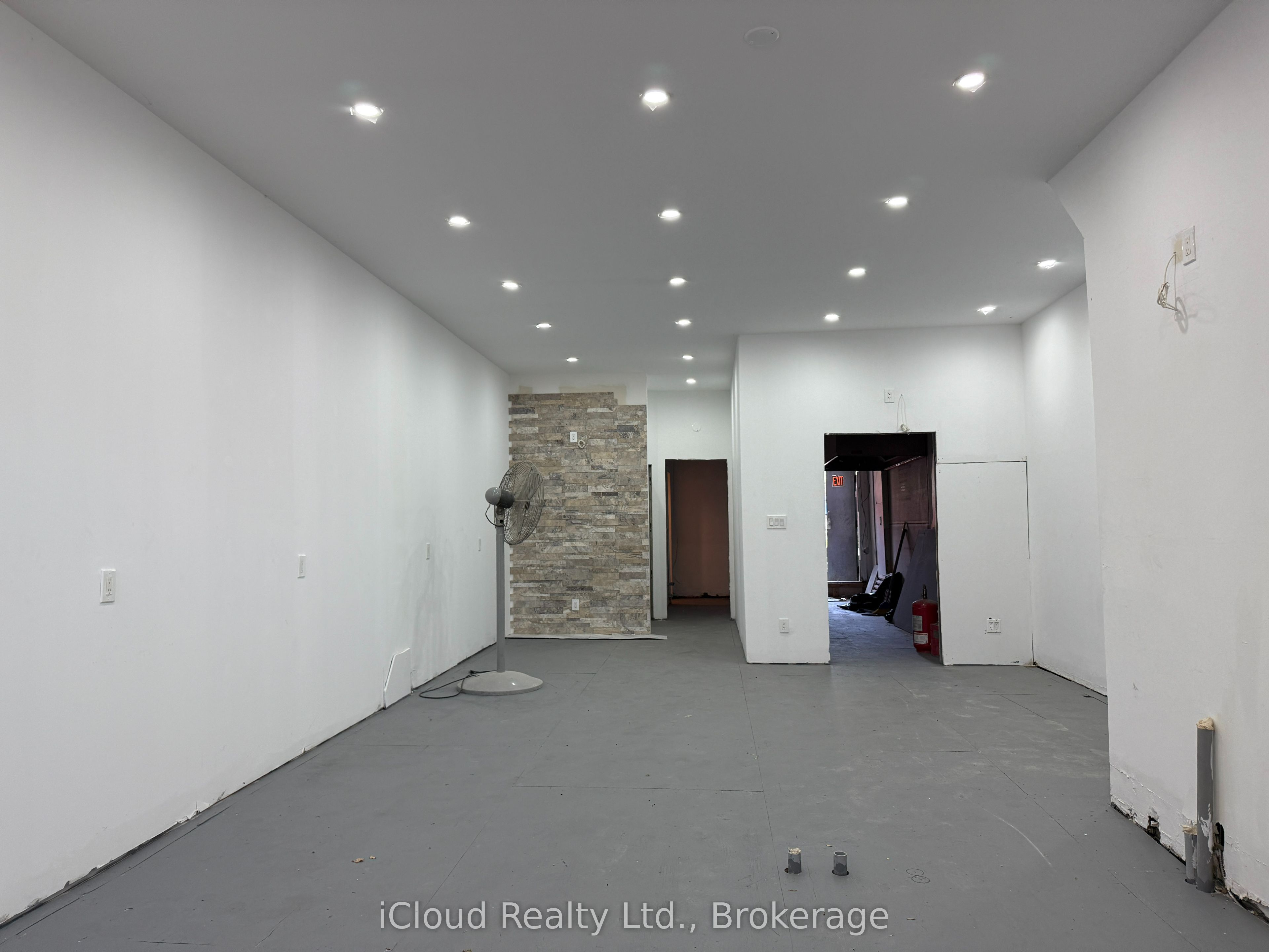 1552 Eglinton Avenue W Property Photo 3