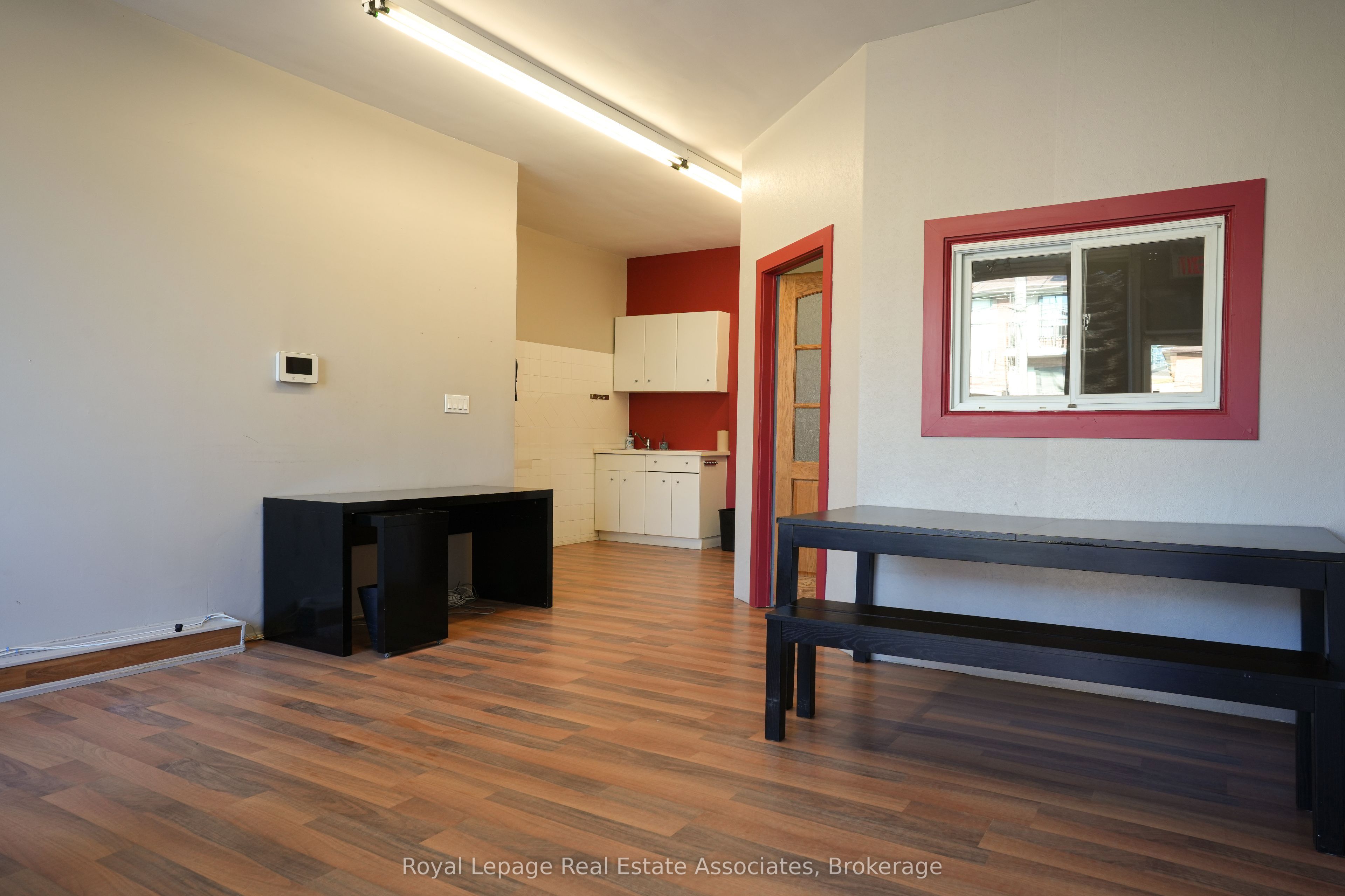 404 Royal York Road Property Photo 3