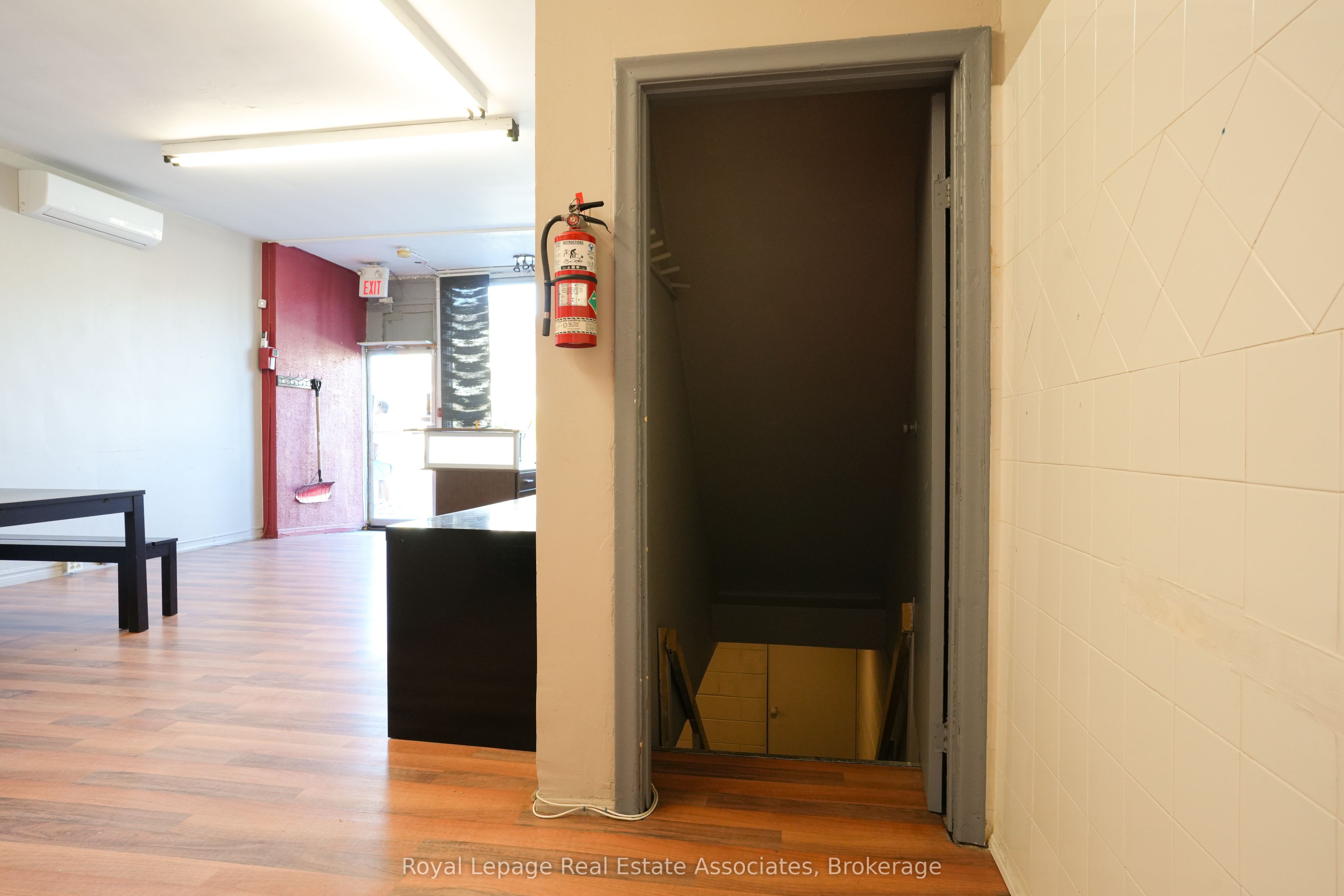 404 Royal York Road Property Photo 10