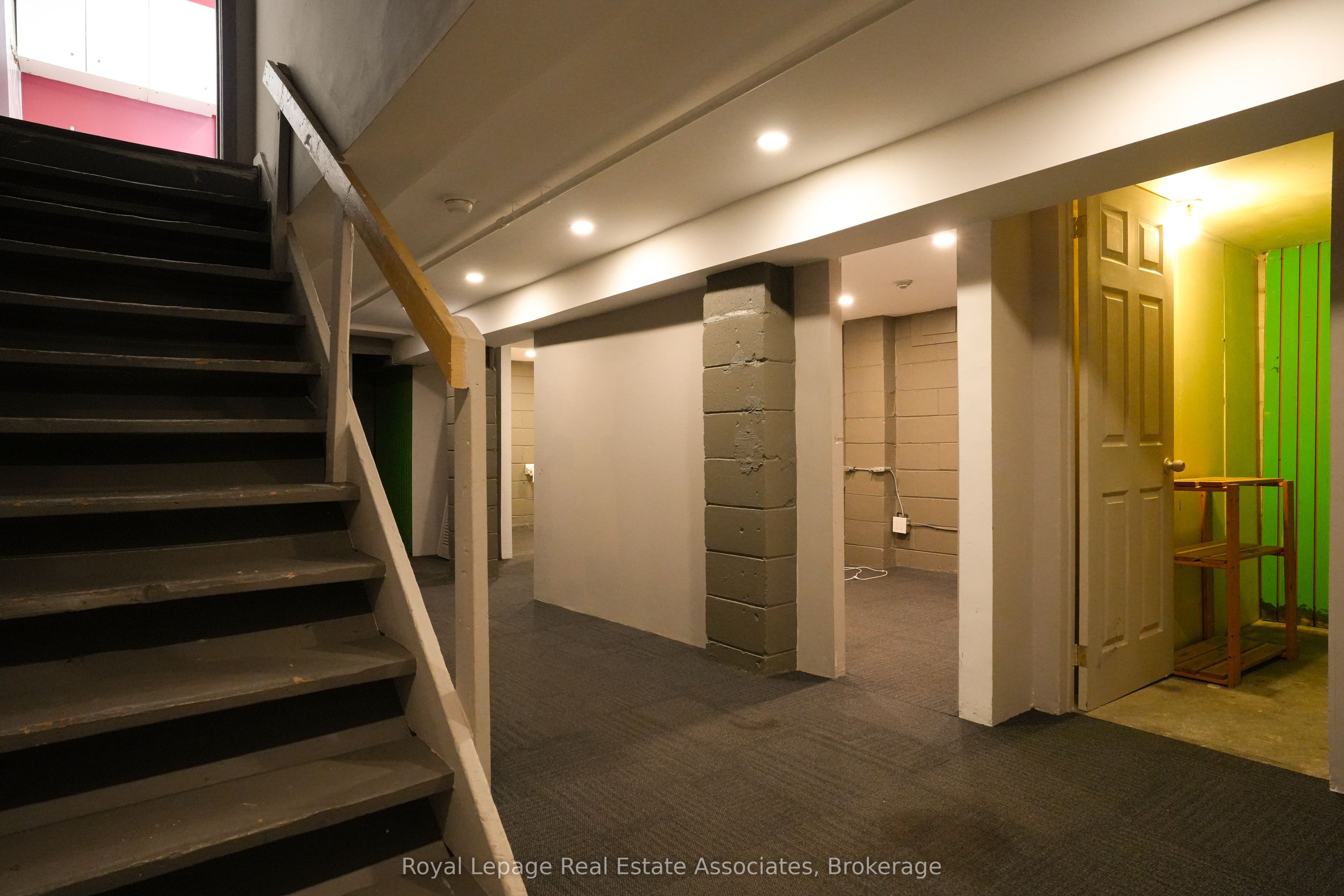 404 Royal York Road Property Photo 12