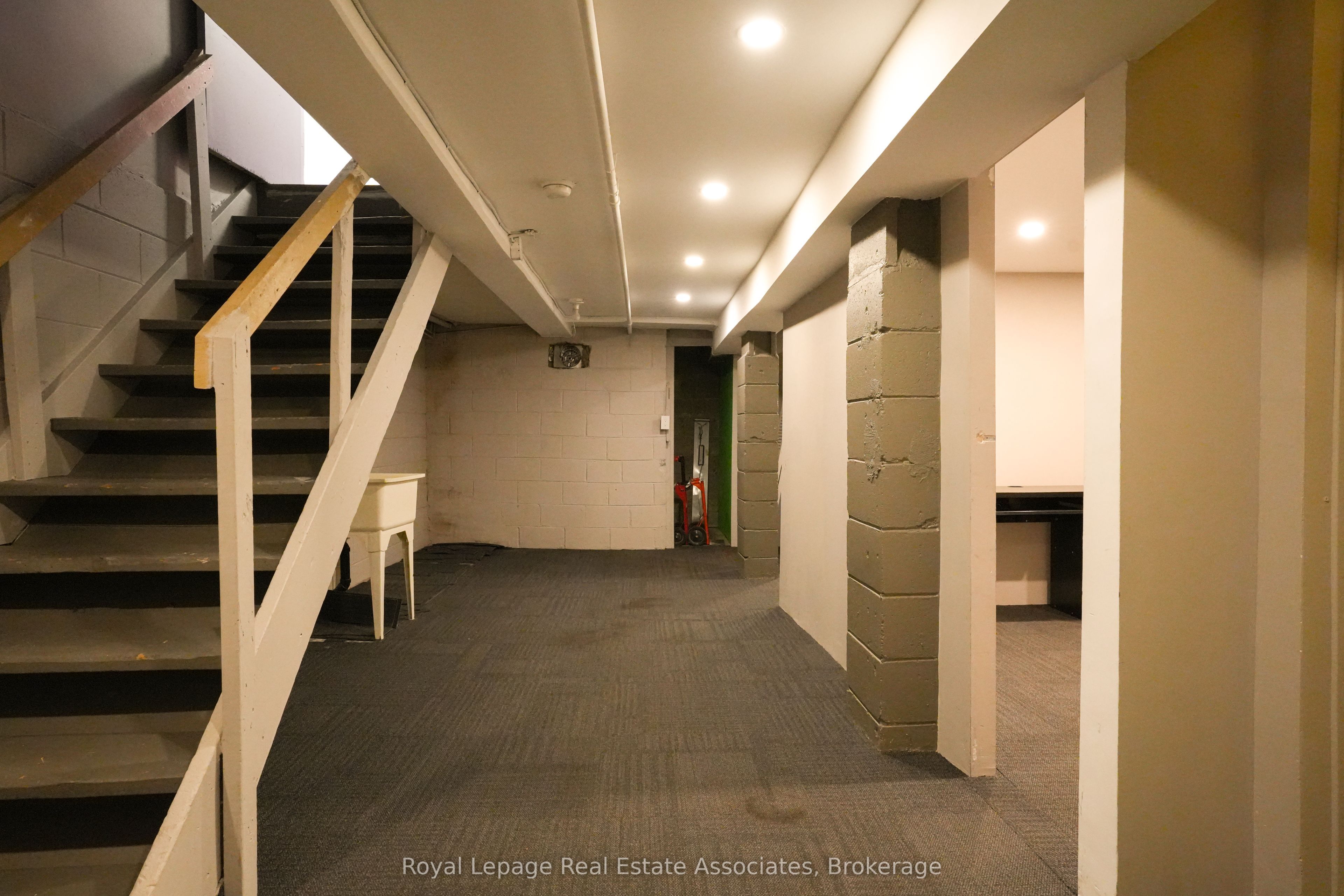 404 Royal York Road Property Photo 13