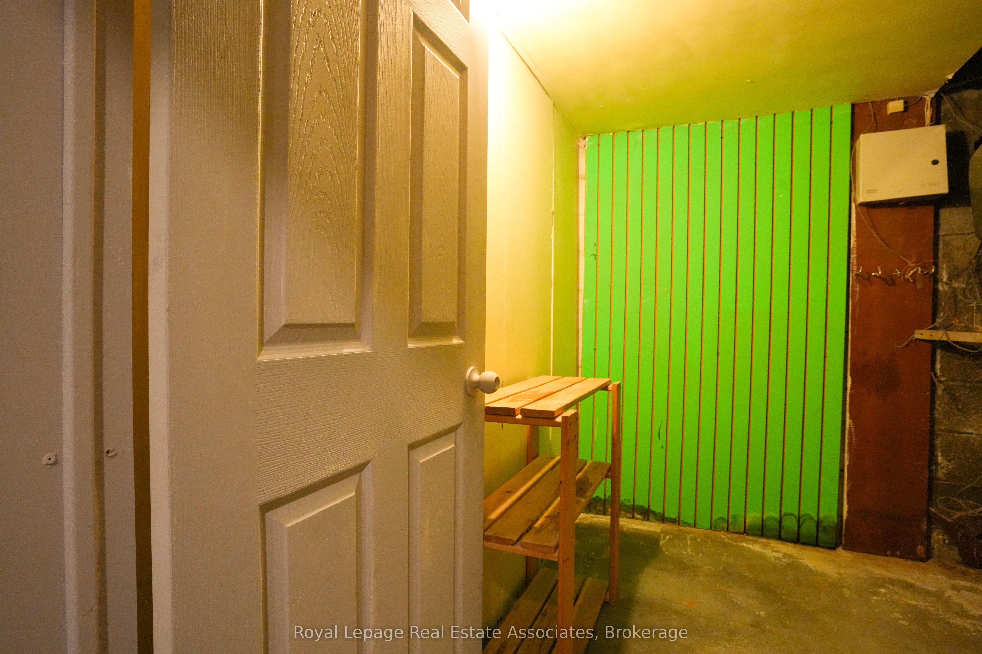 404 Royal York Road Property Photo 14