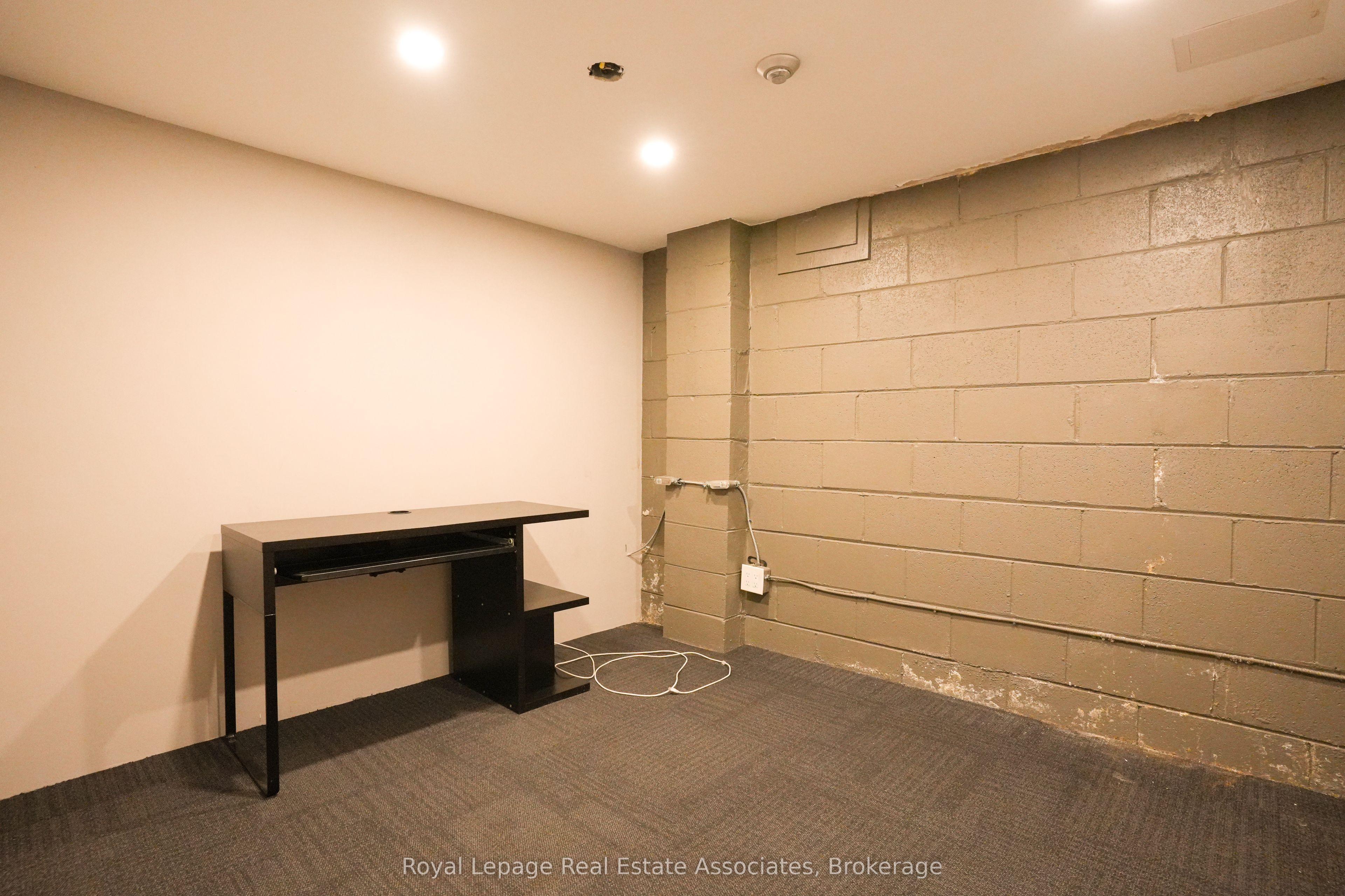 404 Royal York Road Property Photo 16