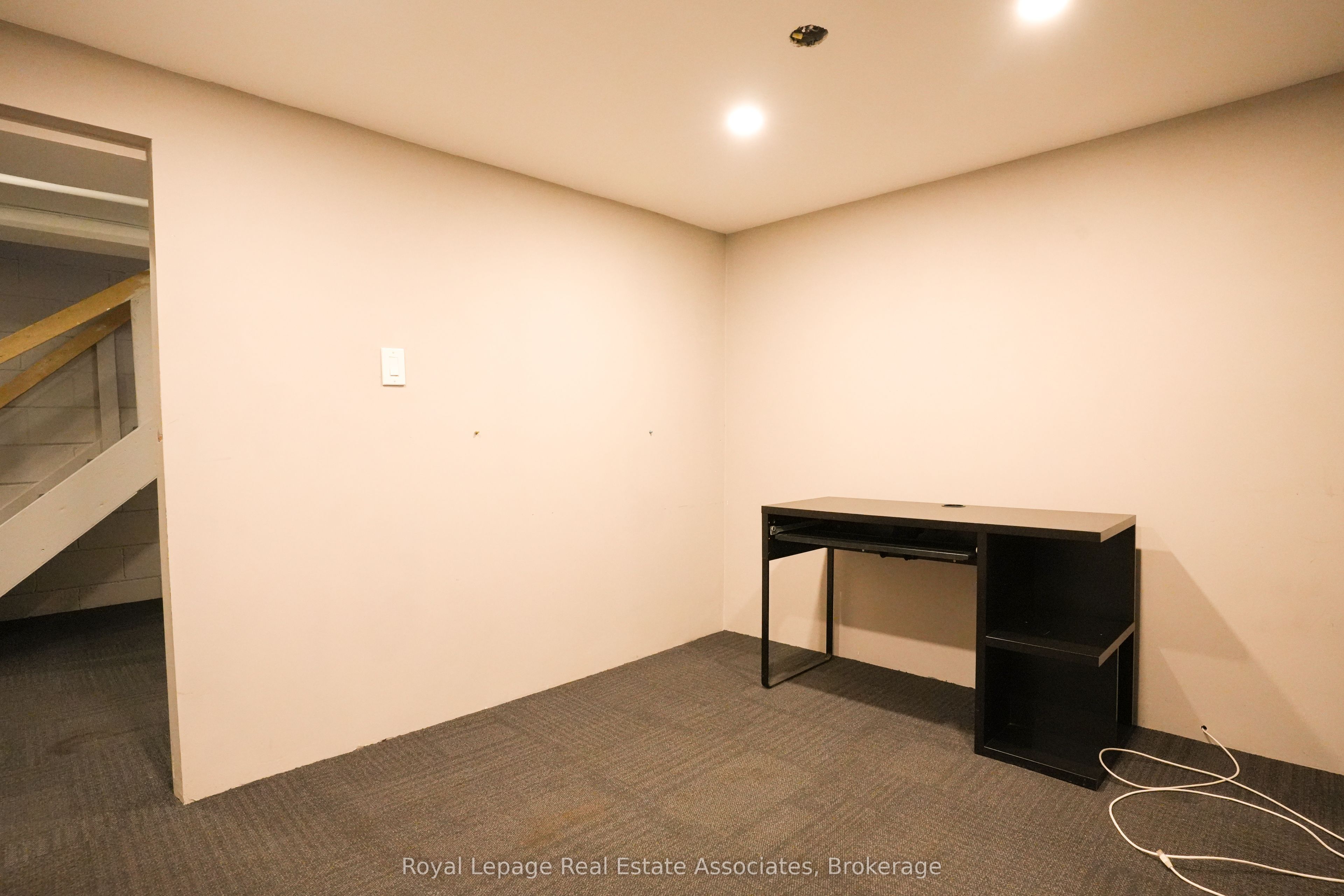 404 Royal York Road Property Photo 17