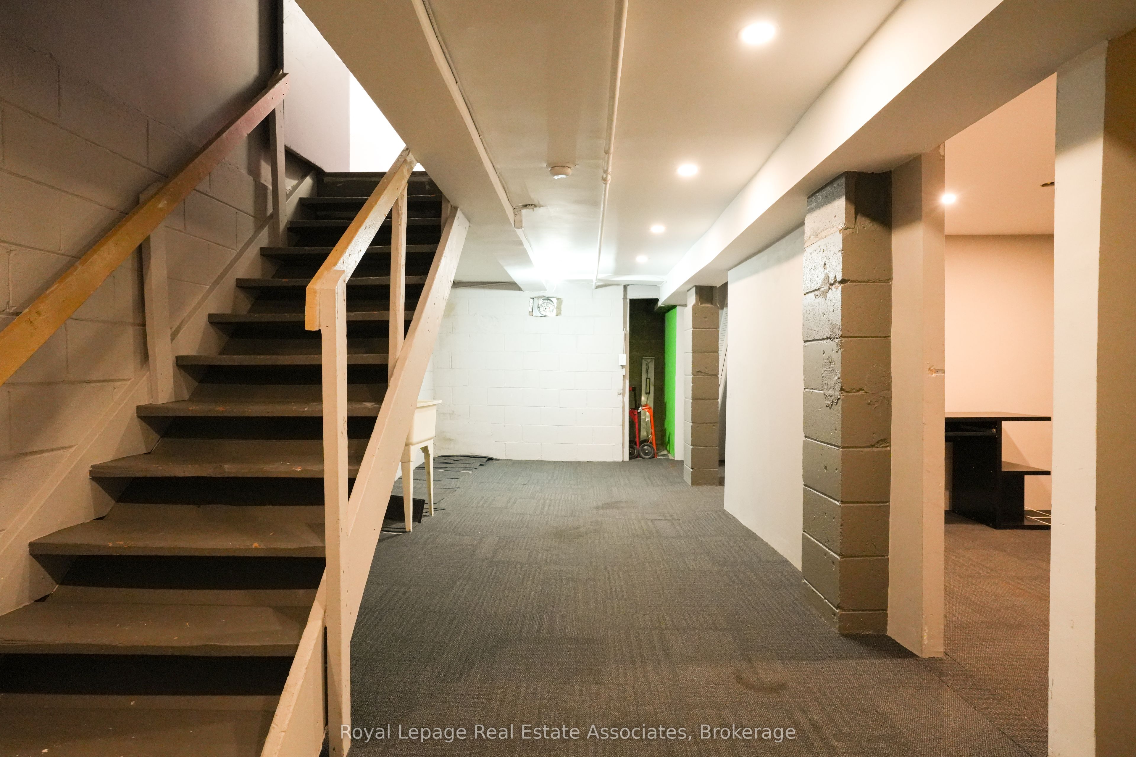 404 Royal York Road Property Photo 21