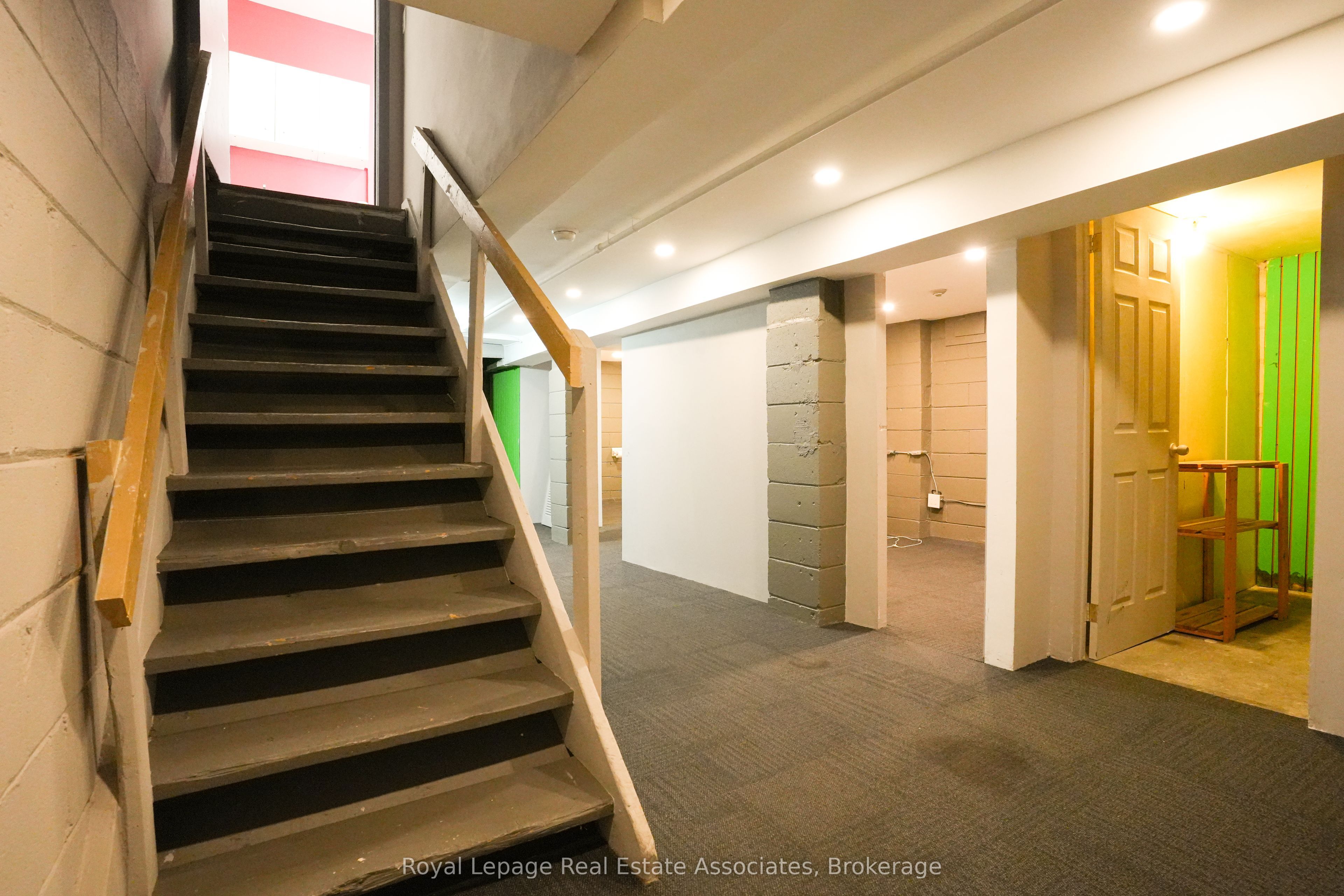 404 Royal York Road Property Photo 26