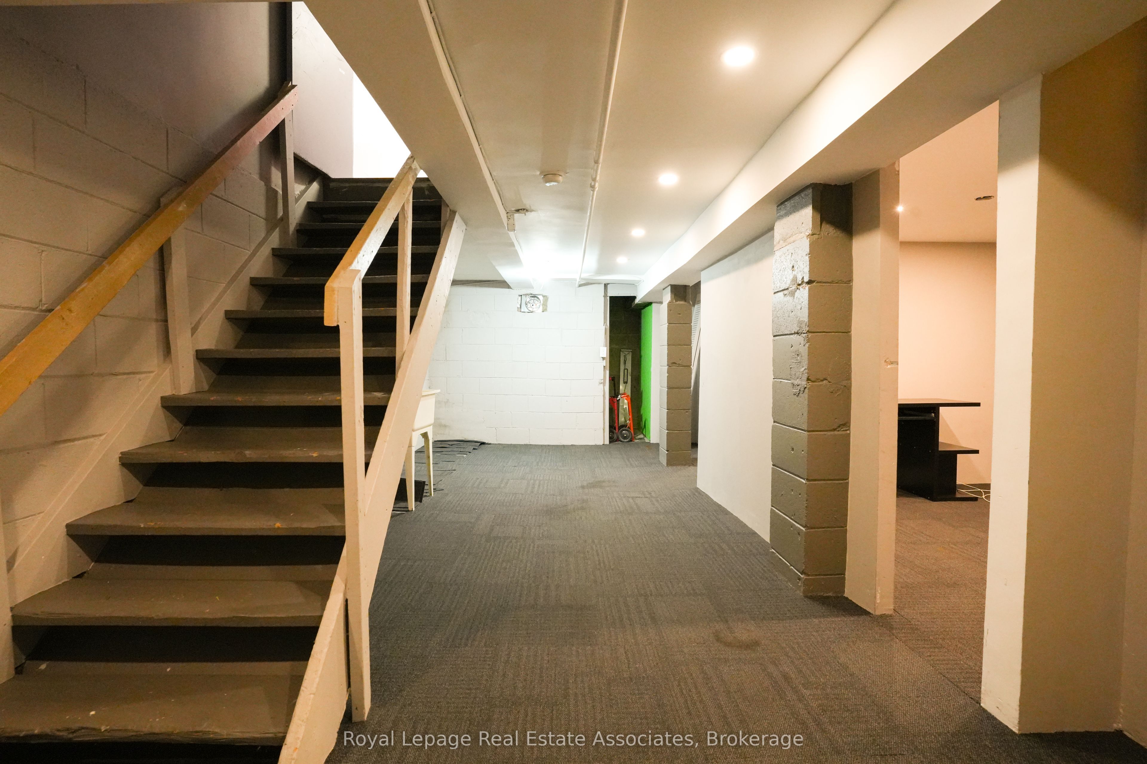 404 Royal York Road Property Photo 27