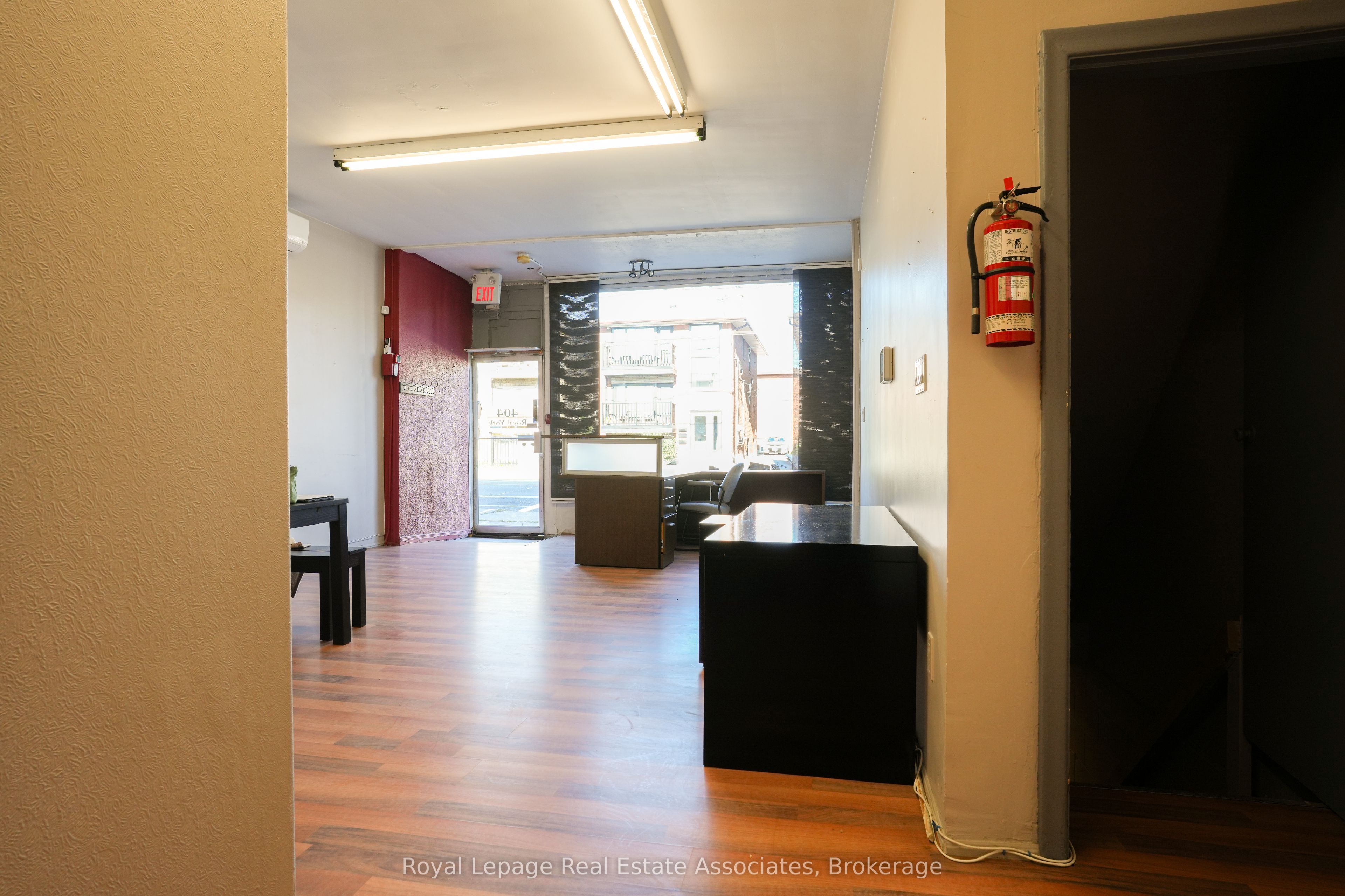 404 Royal York Road Property Photo 28