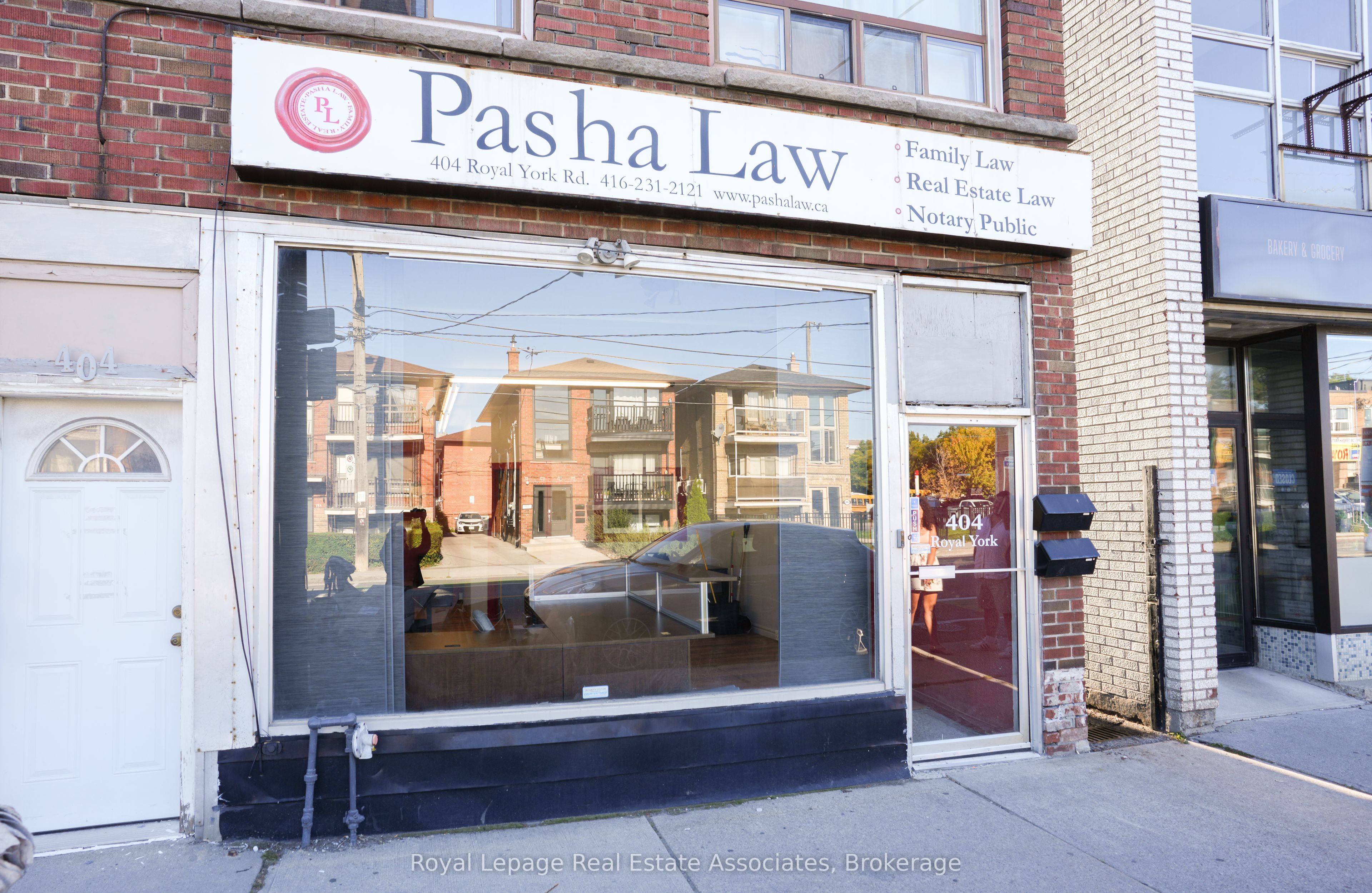 404 Royal York Road Property Photo 31