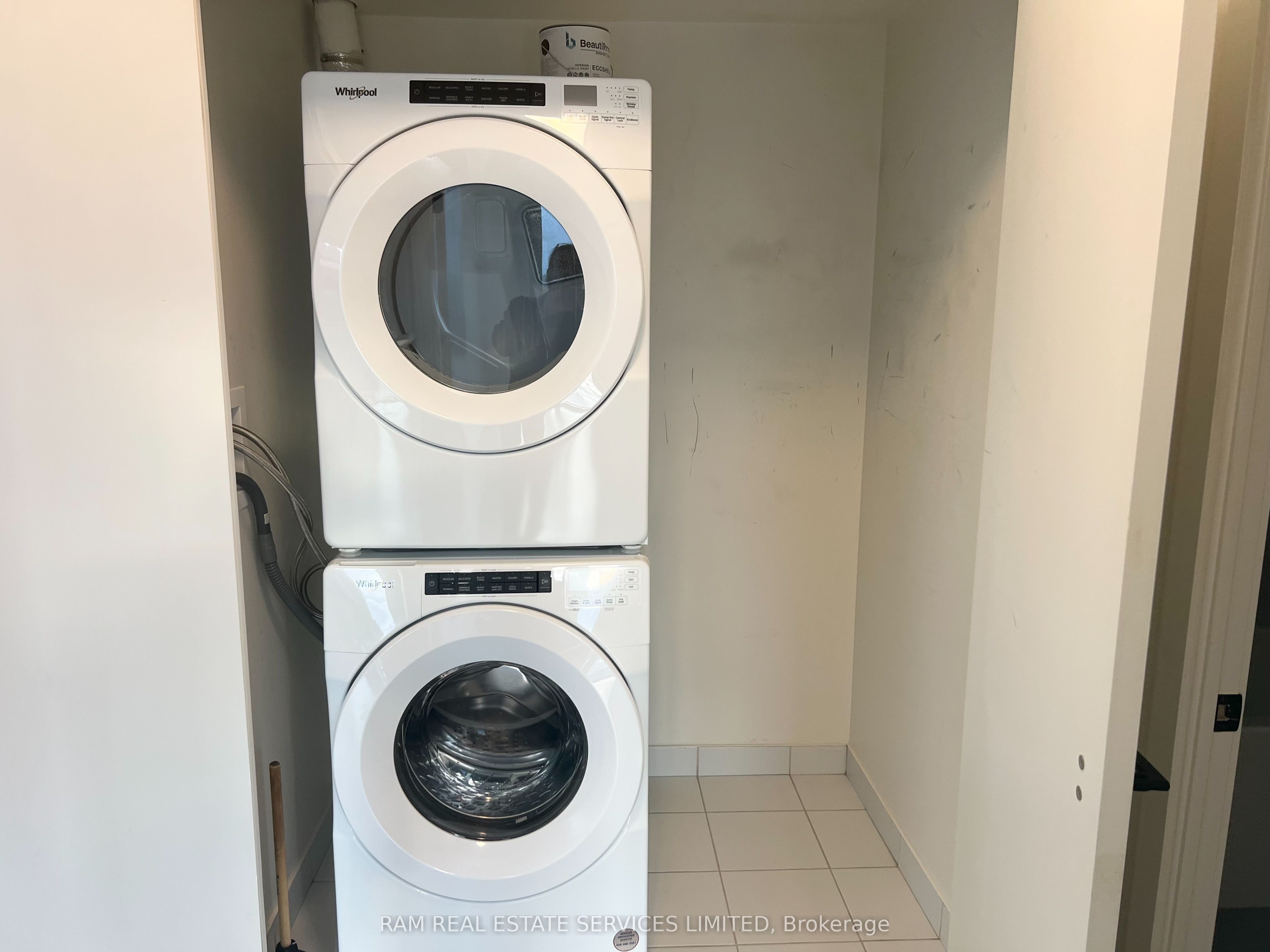 2300 St Clair Avenue W 627 Property Photo 7