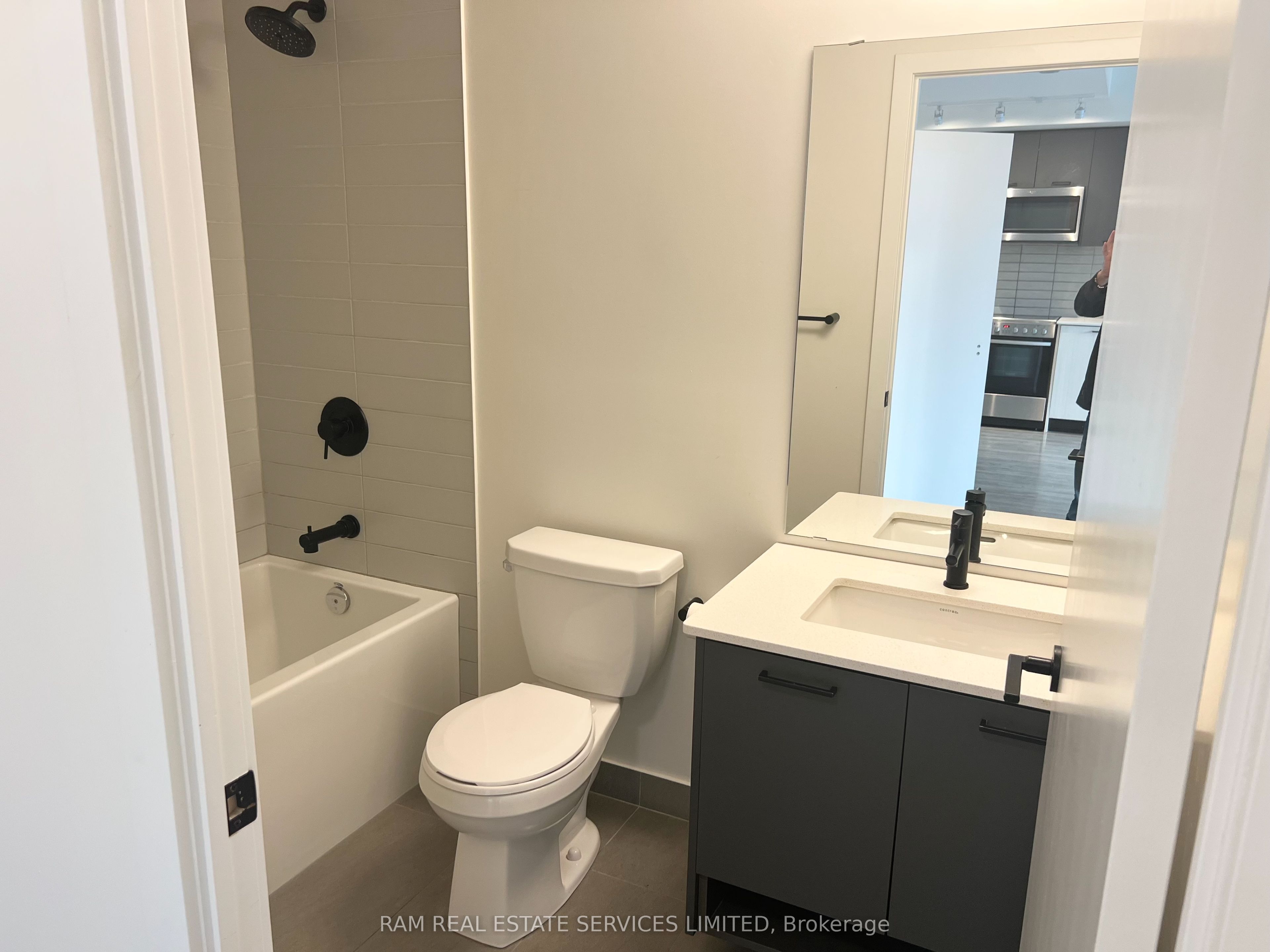 2300 St Clair Avenue W 627 Property Photo 8