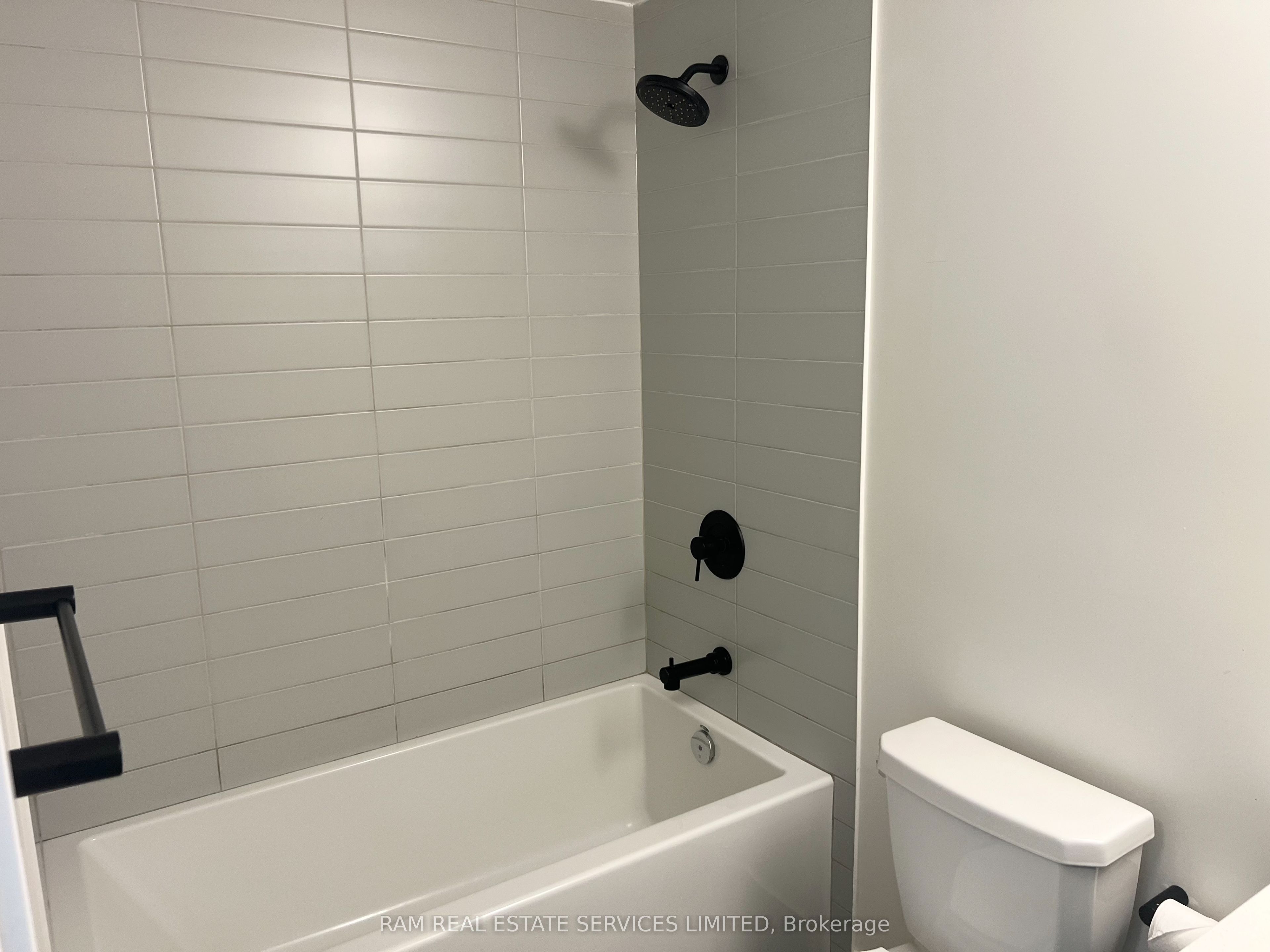 2300 St Clair Avenue W 627 Property Photo 9