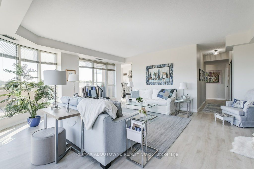 2511 Lakeshore Road W 519 Property Photo 5