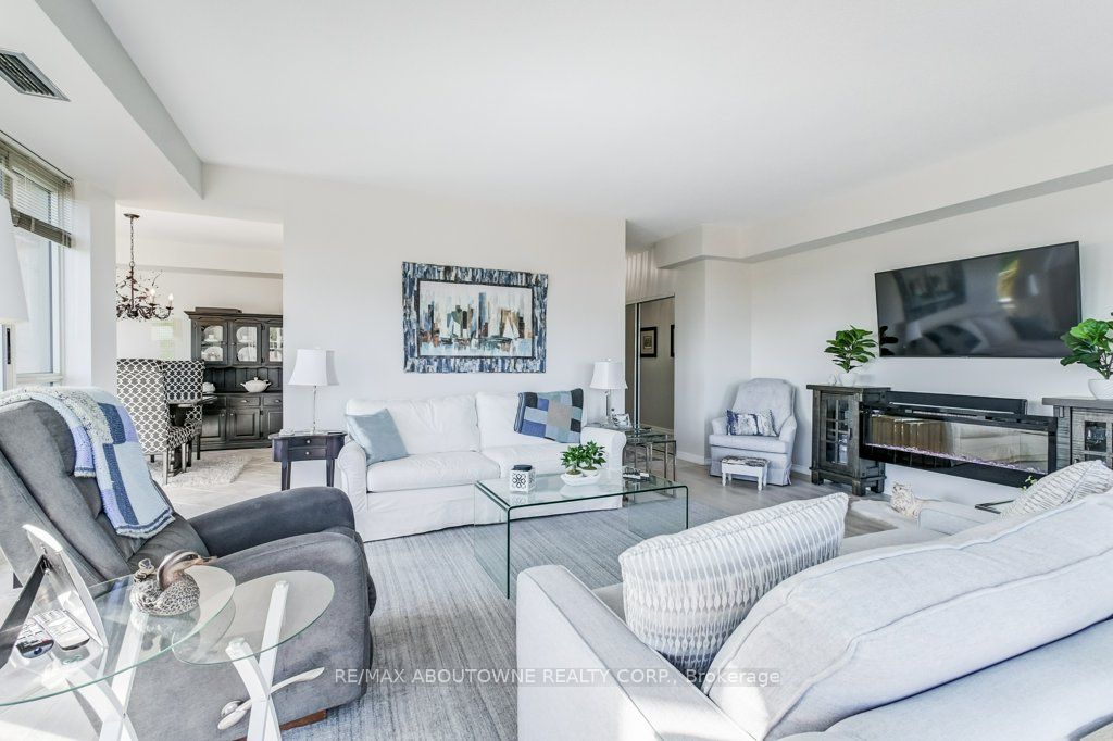 2511 Lakeshore Road W 519 Property Photo 6