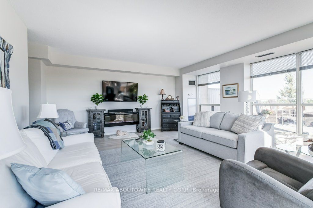 2511 Lakeshore Road W 519 Property Photo 7