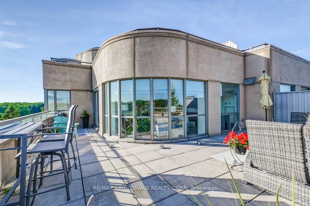 2511 Lakeshore Road W 519 Property Photo 8