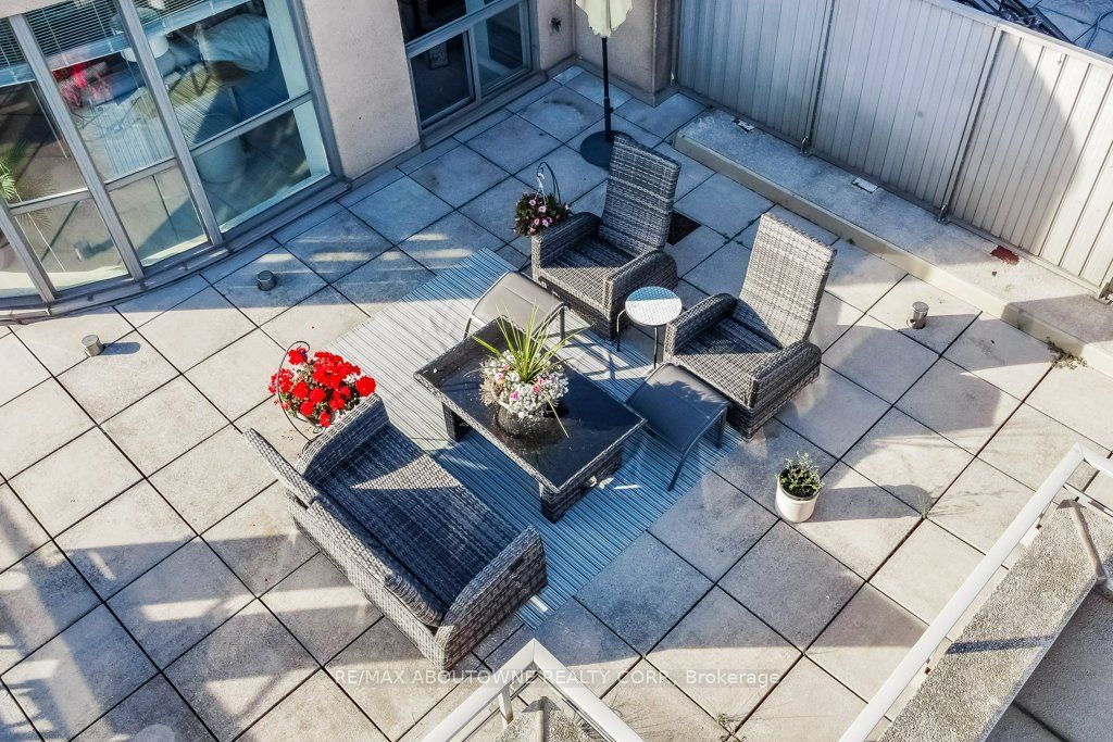 2511 Lakeshore Road W 519 Property Photo 9