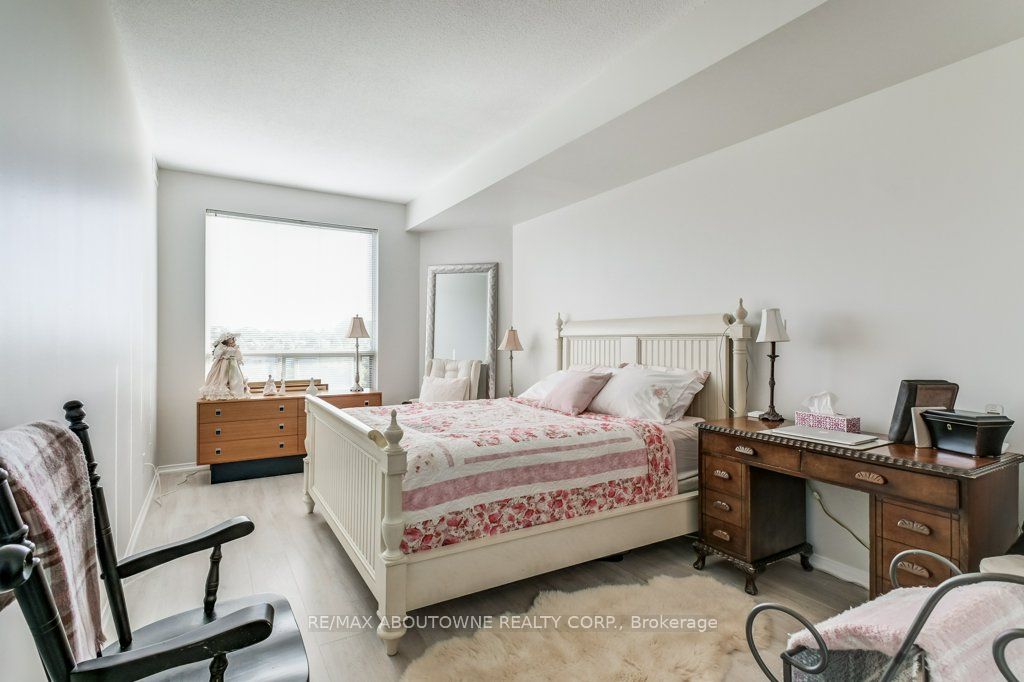 2511 Lakeshore Road W 519 Property Photo 16