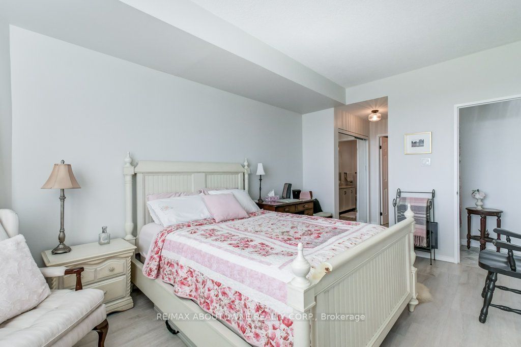 2511 Lakeshore Road W 519 Property Photo 17