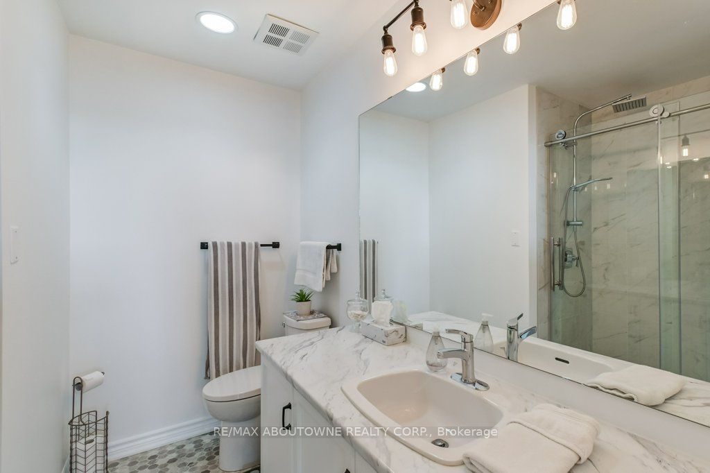 2511 Lakeshore Road W 519 Property Photo 18