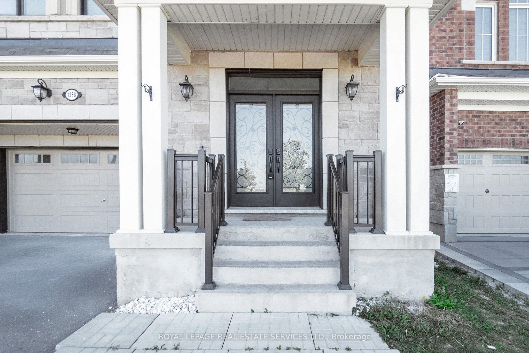 1388 Sycamore Garden Property Photo 2