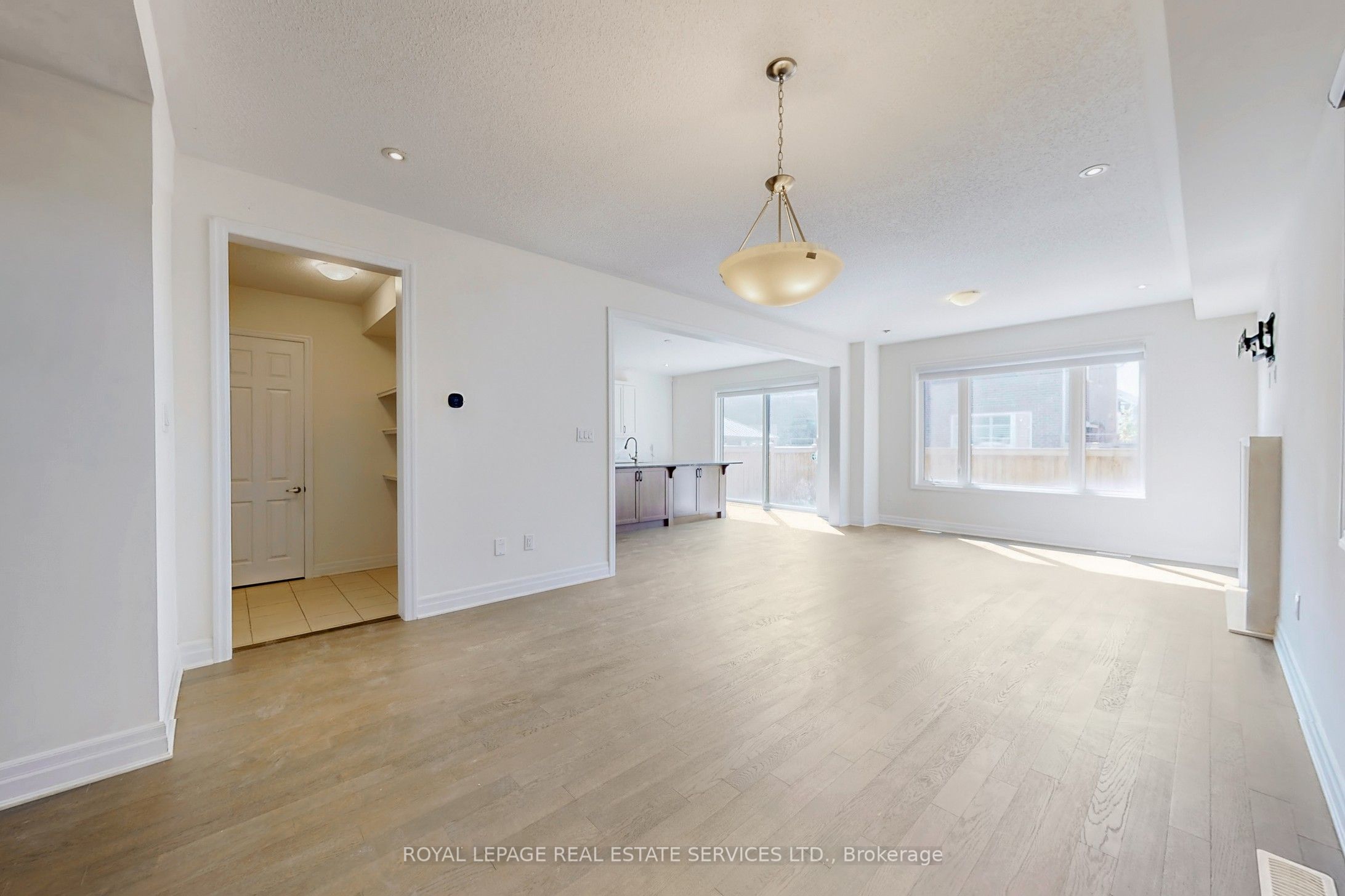 1388 Sycamore Garden Property Photo 6