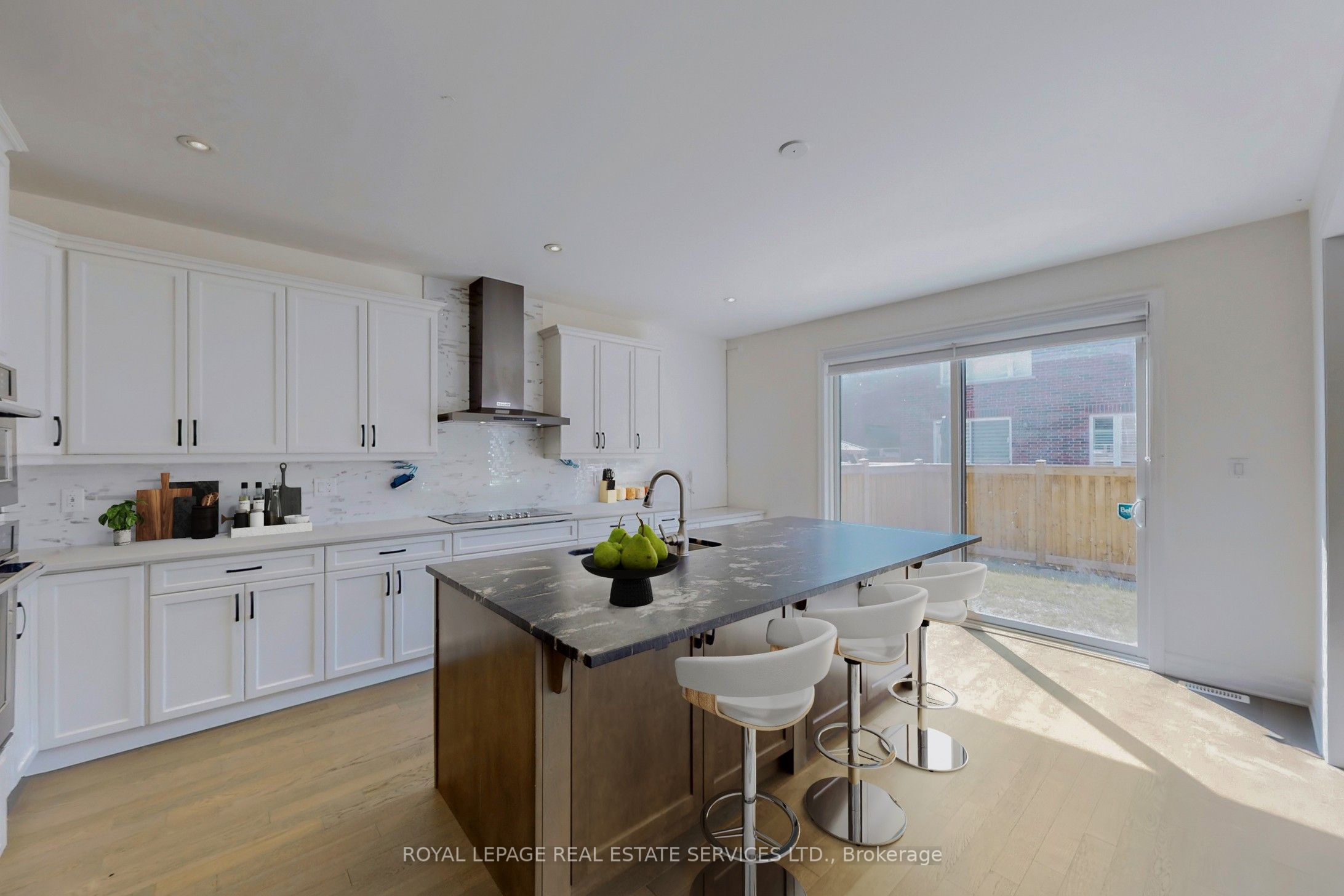 1388 Sycamore Garden Property Photo 8