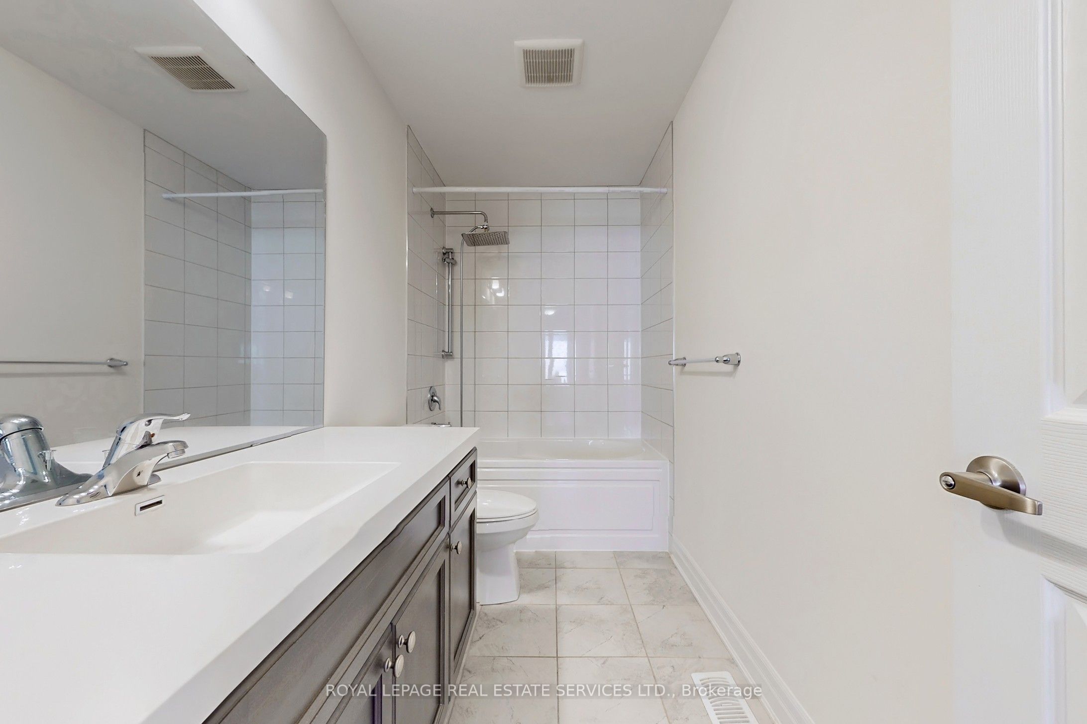 1388 Sycamore Garden Property Photo 22