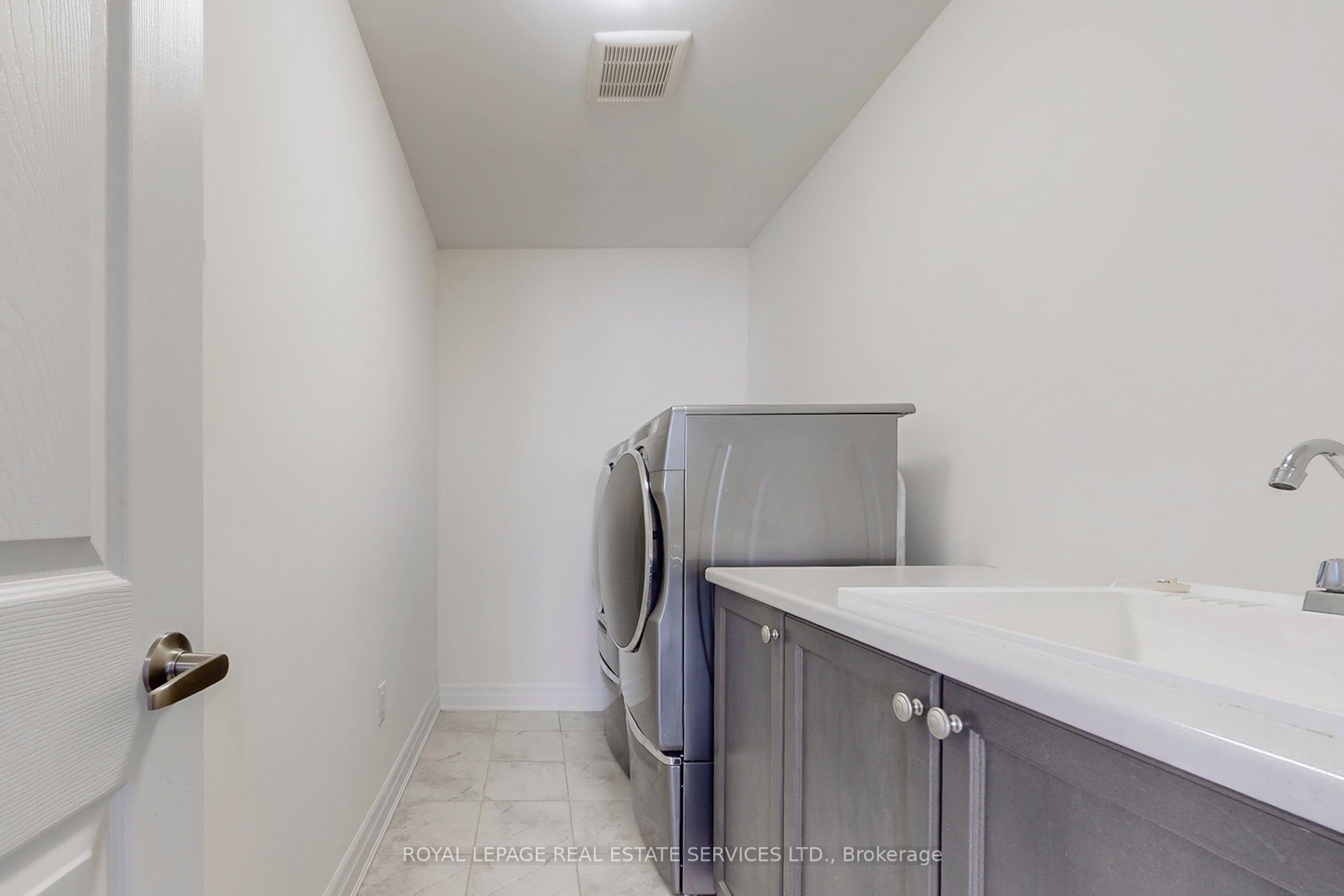 1388 Sycamore Garden Property Photo 23