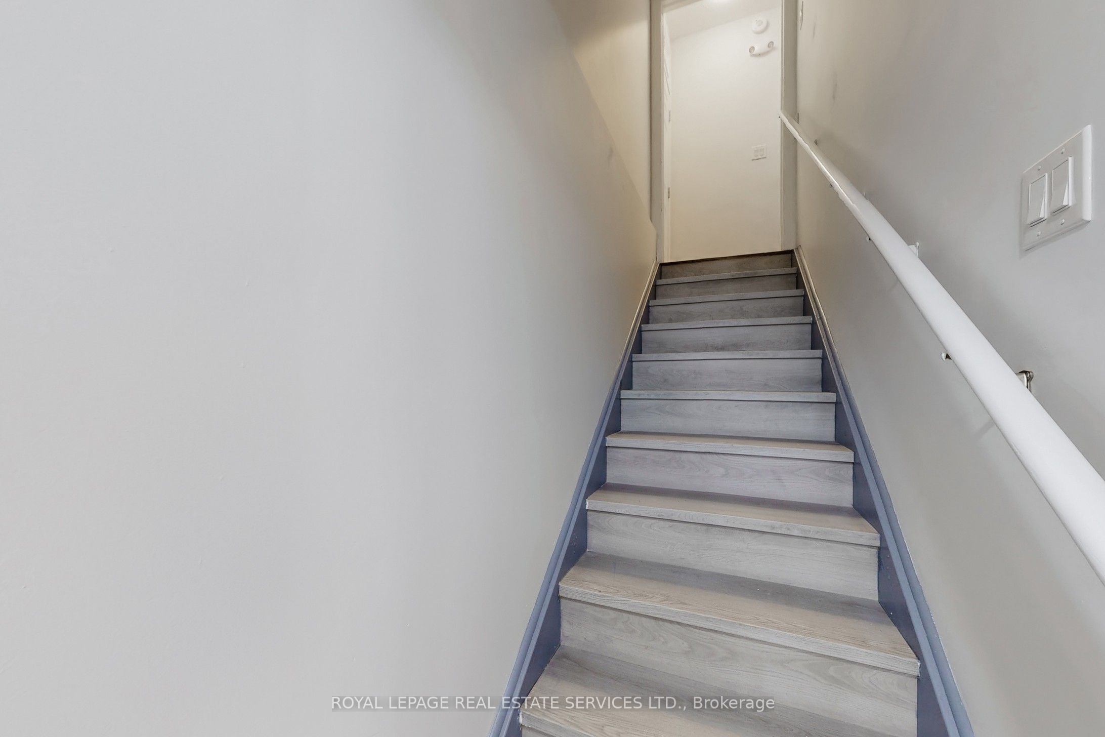 1388 Sycamore Garden Property Photo 24