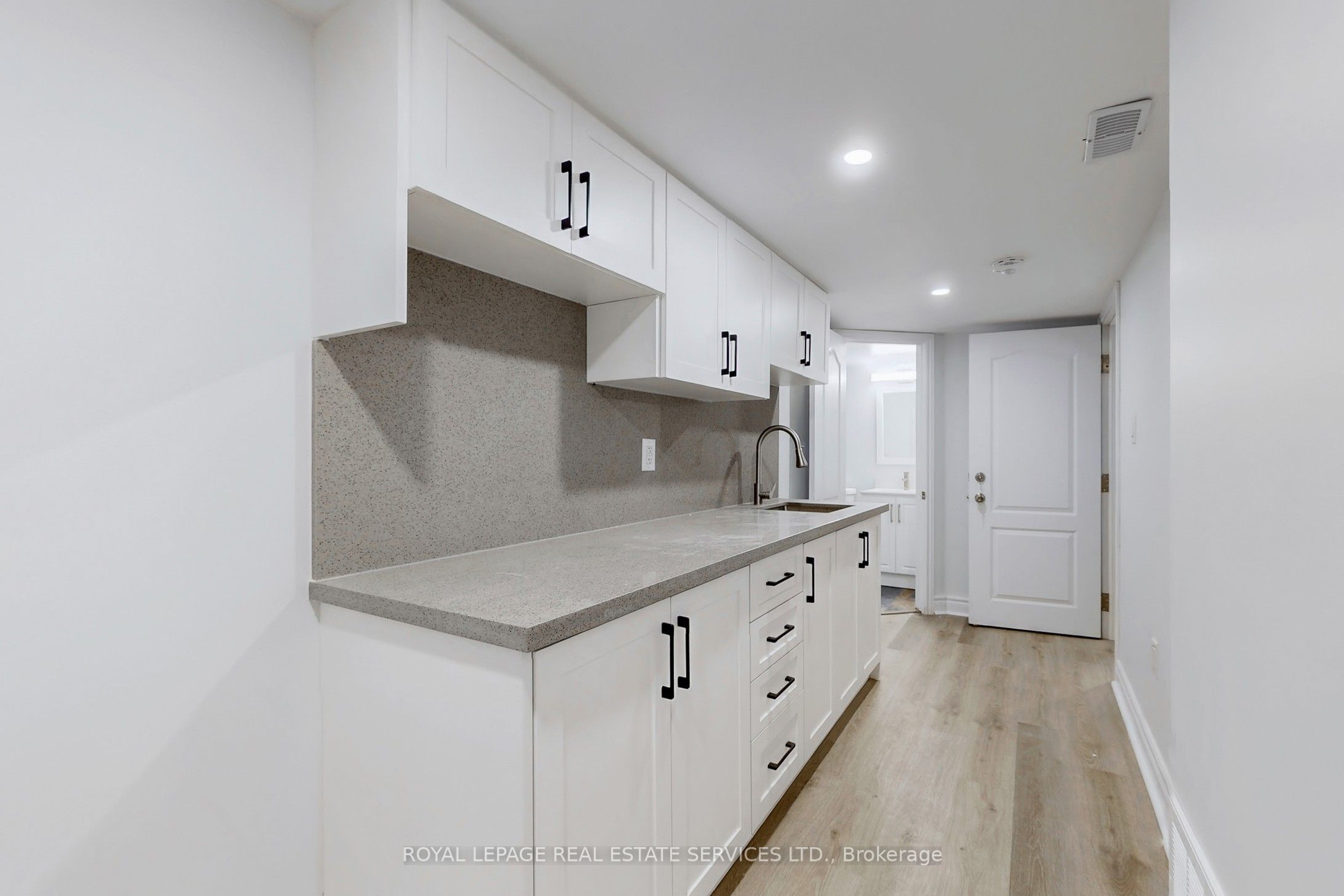 1388 Sycamore Garden Property Photo 34