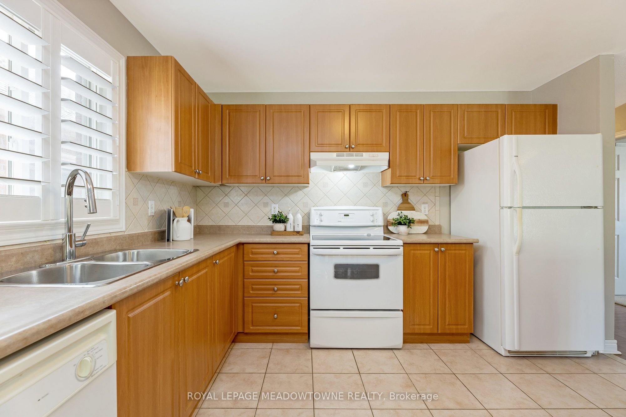 331 Centennial Forest Drive Property Photo 10