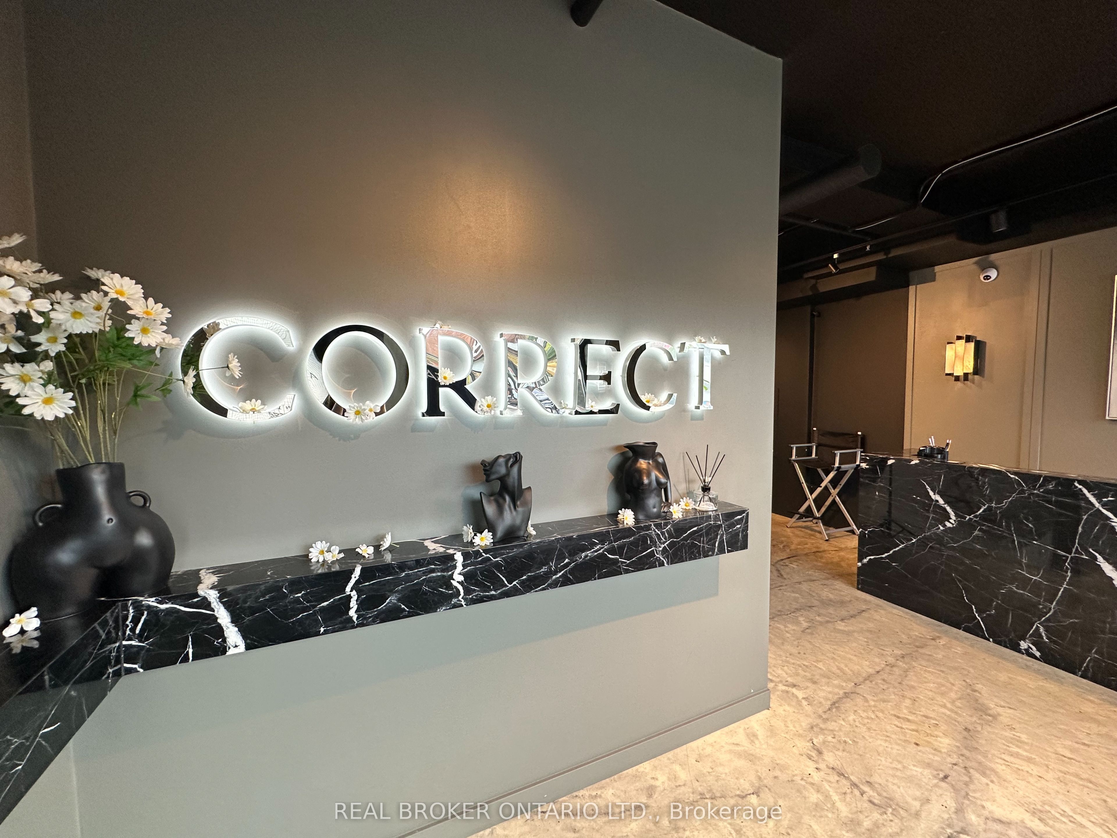 2847 Lake Shore Boulevard W 101 - 3 Property Photo 2