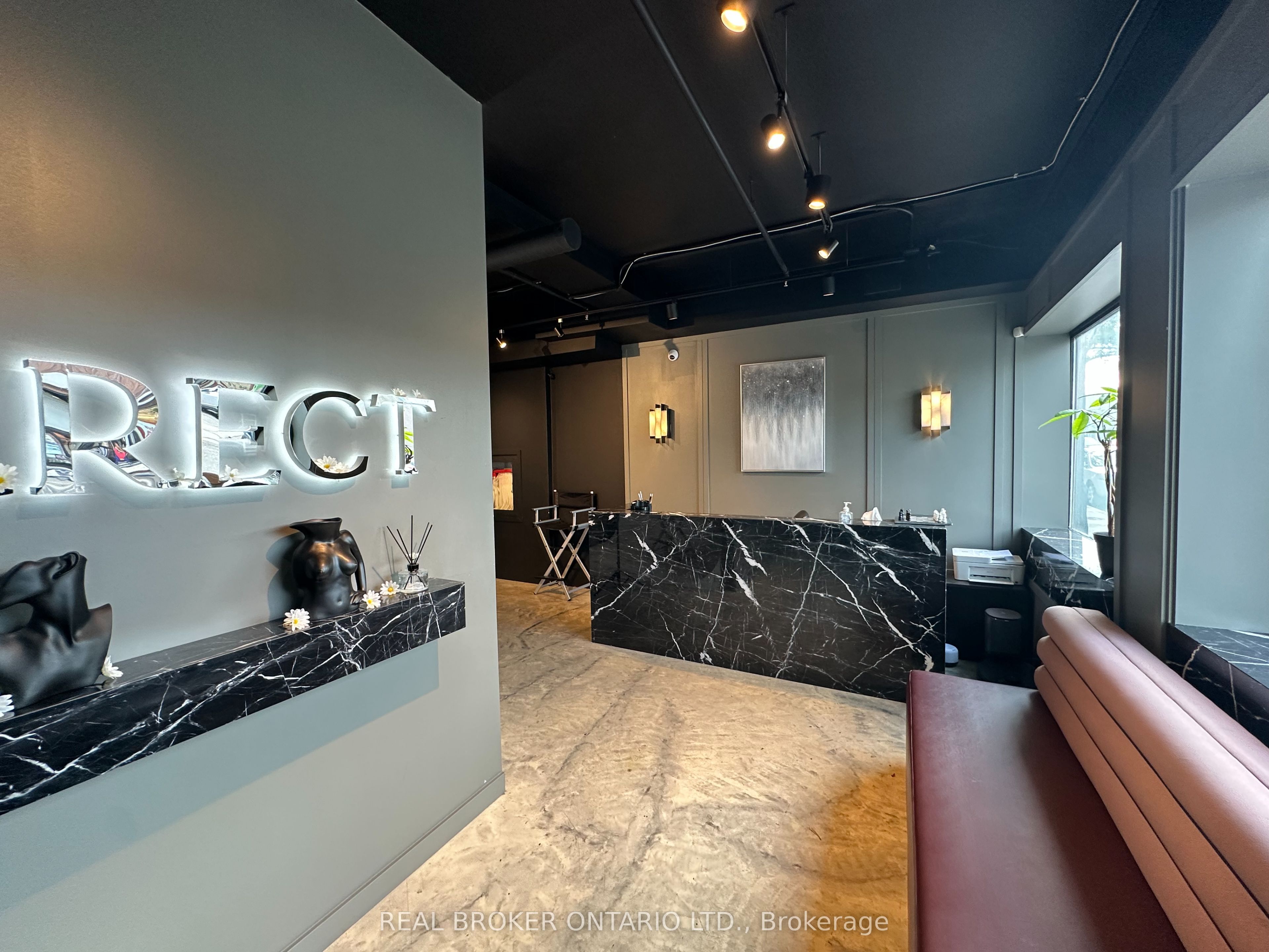 2847 Lake Shore Boulevard W 101 - 3 Property Photo 3