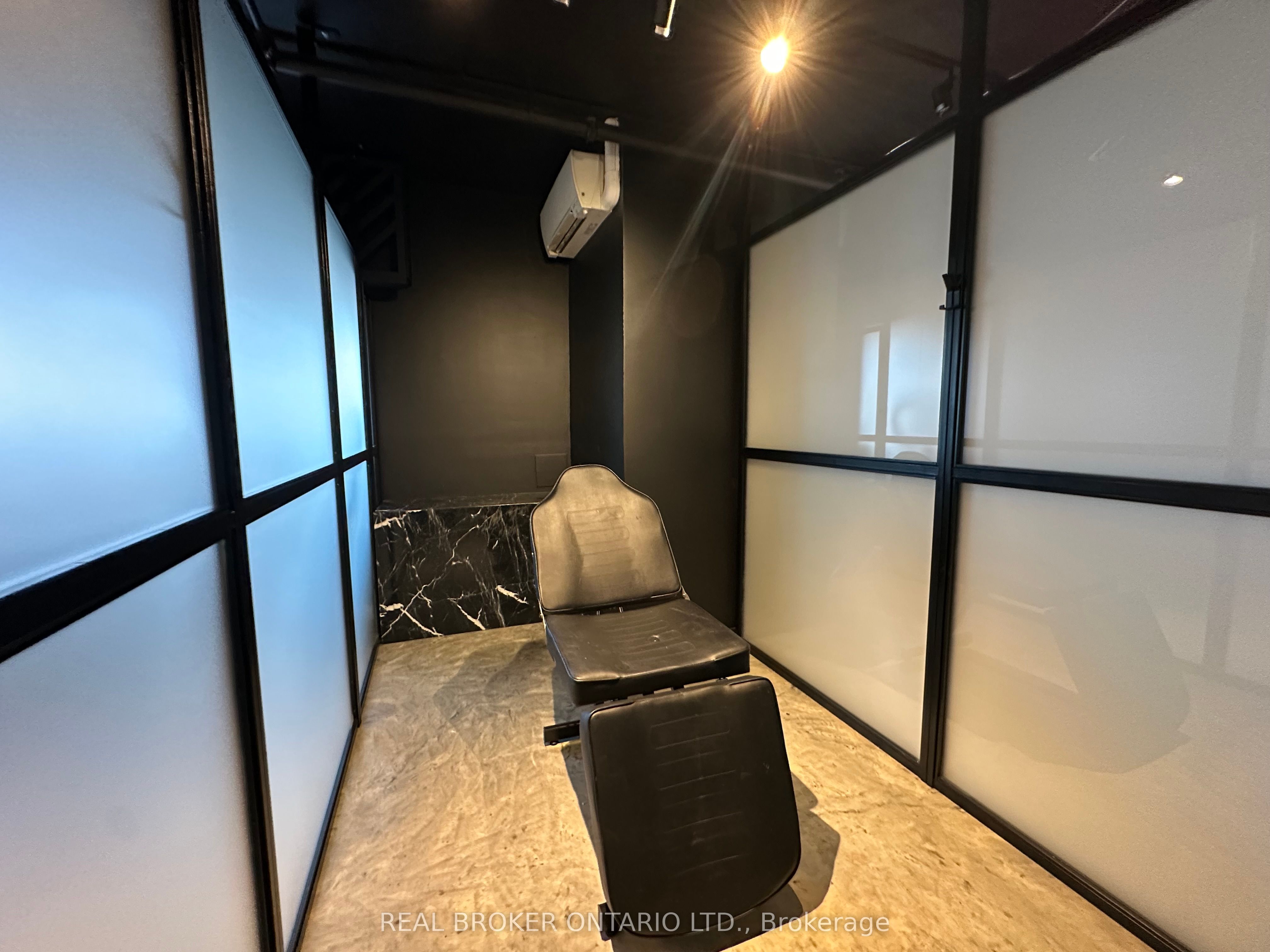 2847 Lake Shore Boulevard W 101 - 3 Property Photo 5