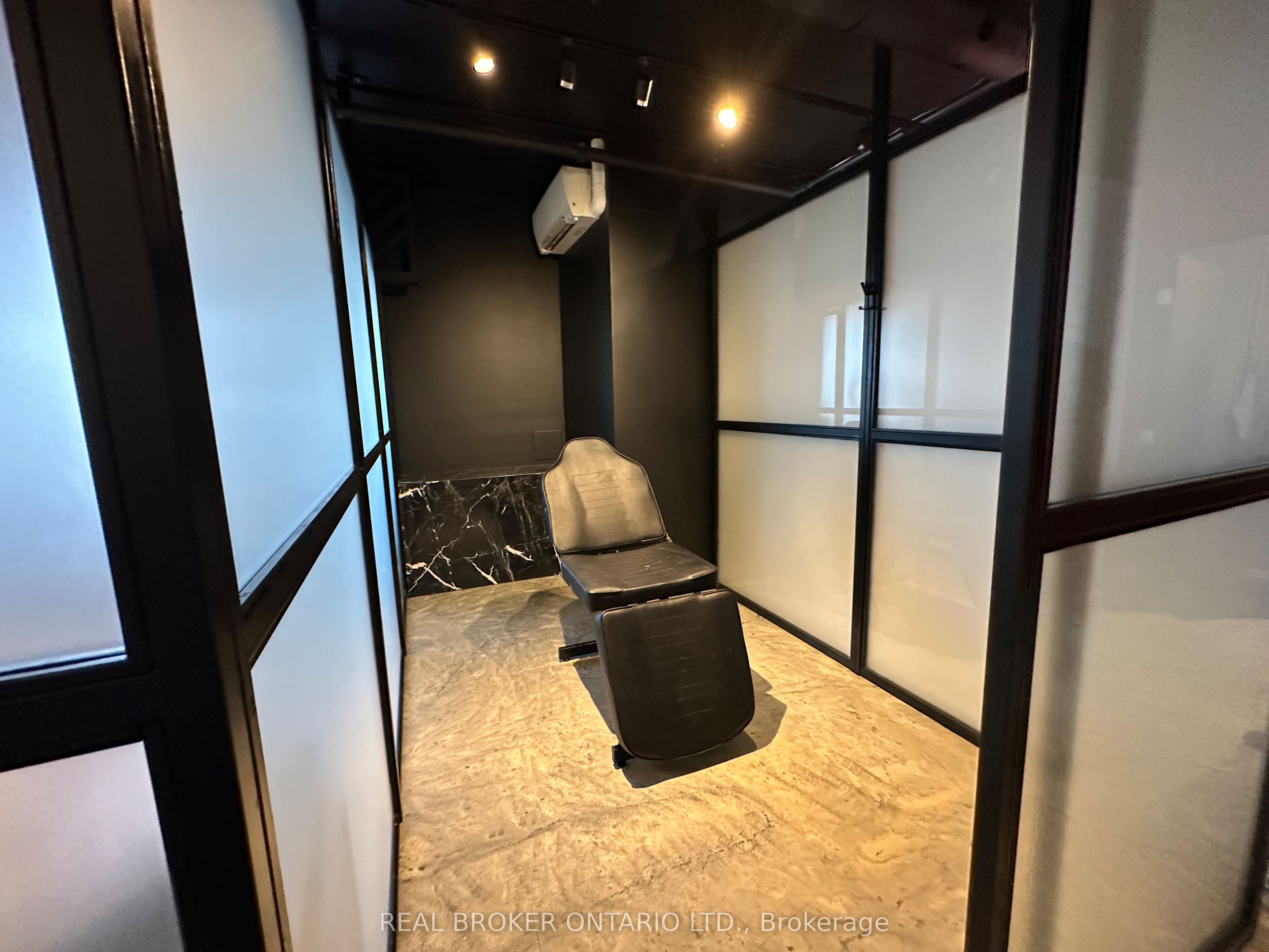 2847 Lake Shore Boulevard W 101 - 3 Property Photo 6