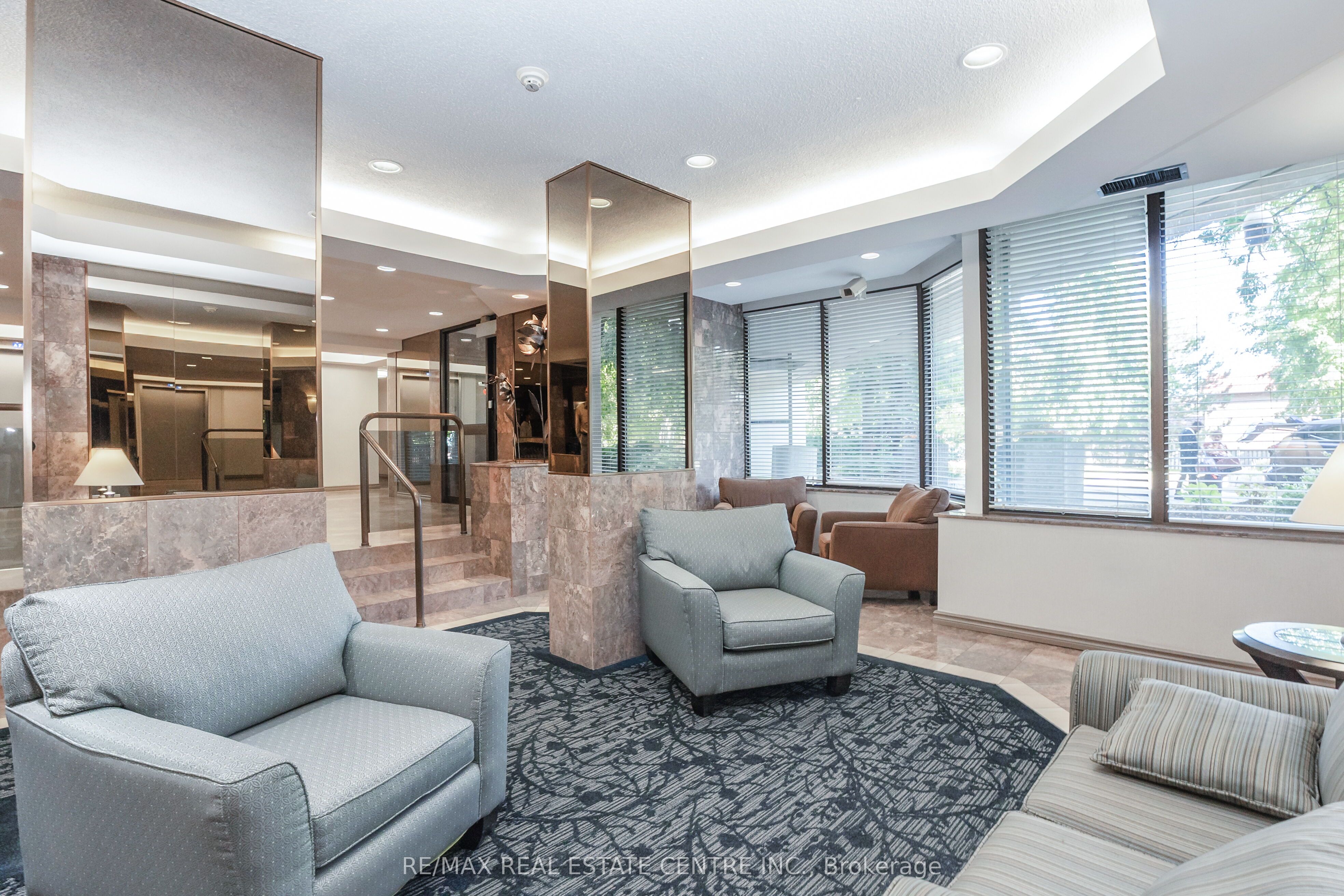 20 Cherrytree Drive 802 Property Photo 3